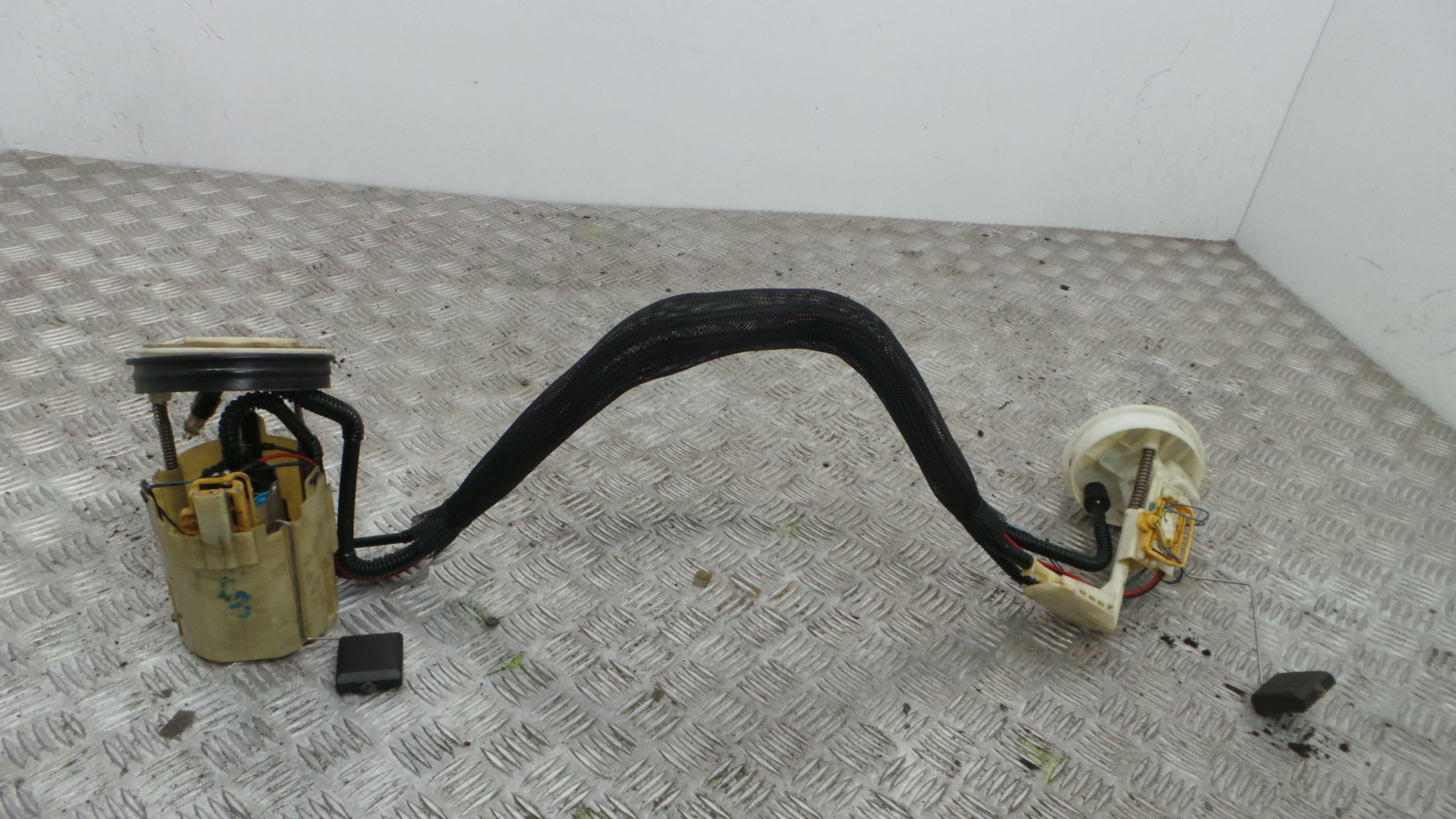 Boia do Combustível A2034703394 - MERCEDES-BENZ C-CLASS (W203)-33192148