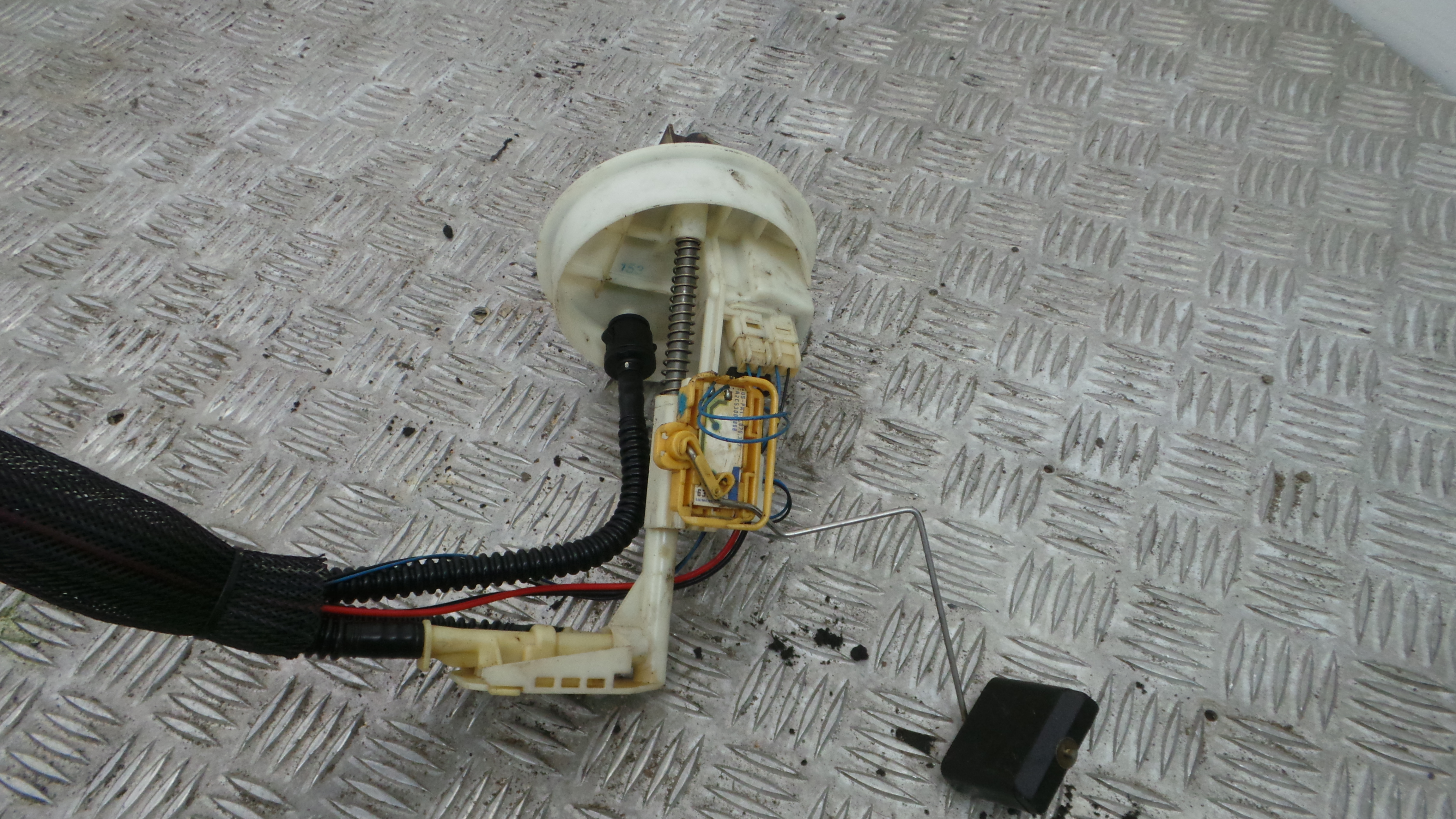 Boia do Combustível A2034703394 - MERCEDES-BENZ C-CLASS (W203)-33192148