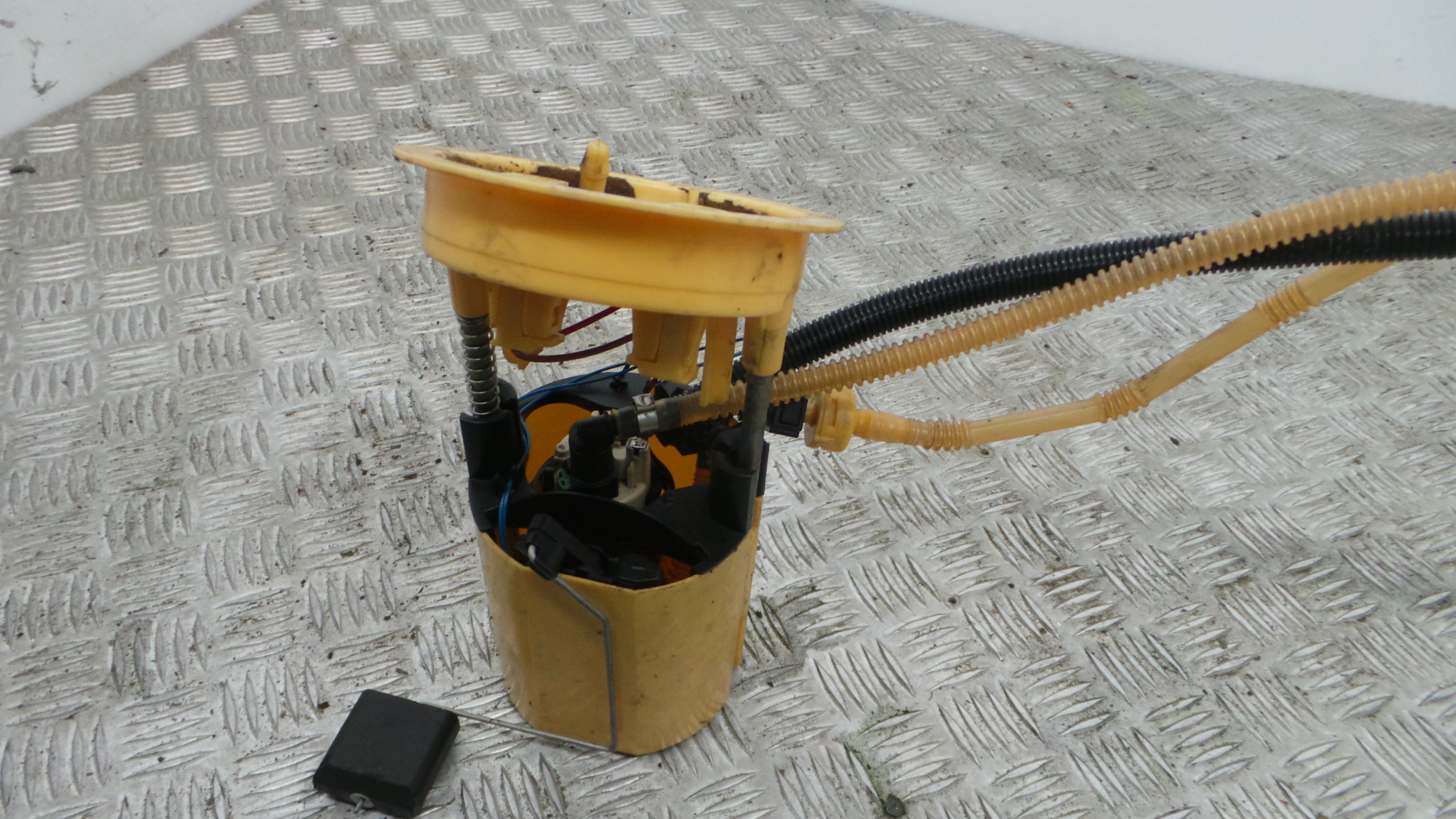 Boia do Combustível 7190943 - BMW 1 (E87)-33192162