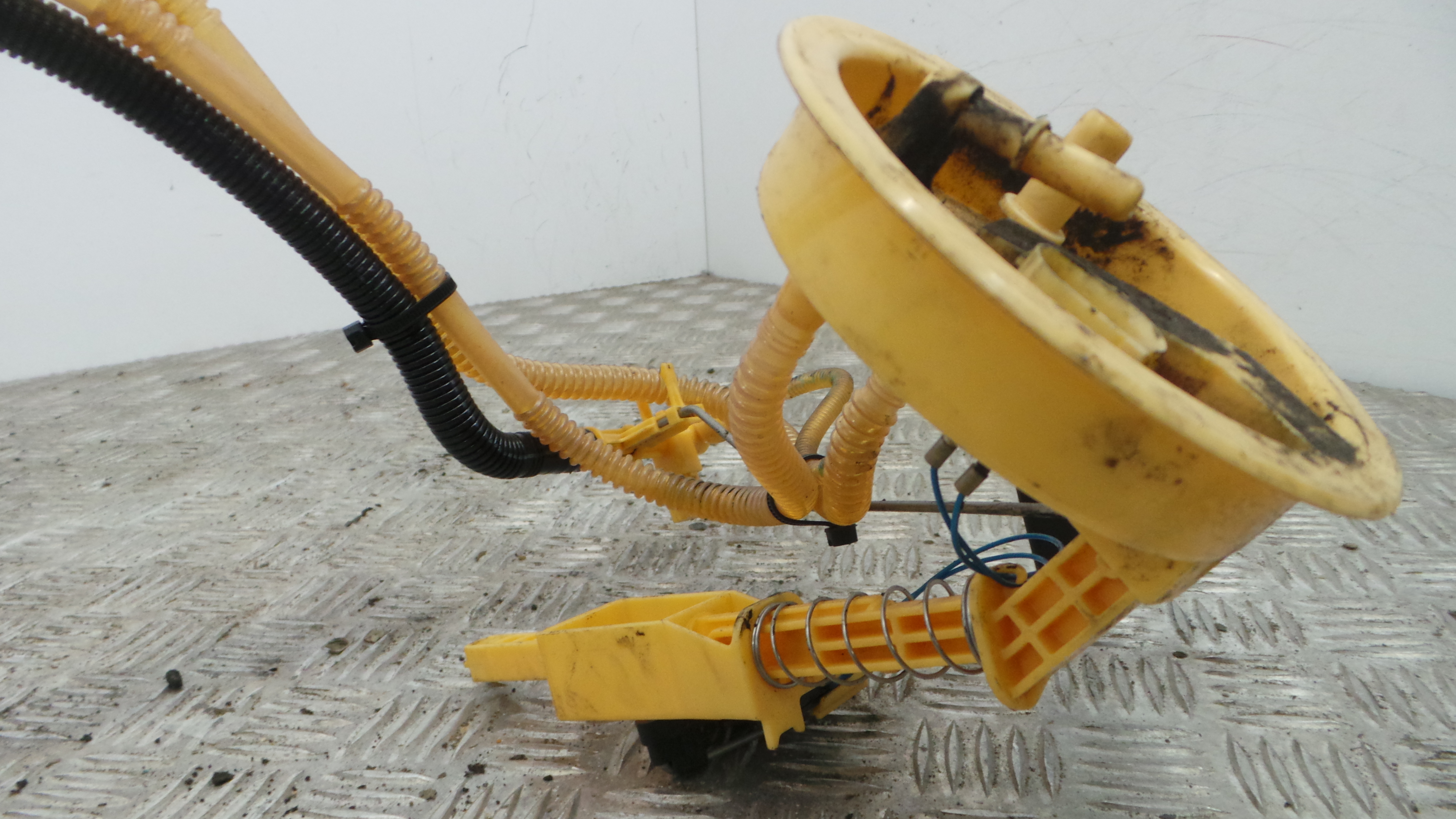 Boia do Combustível 7190943 - BMW 1 (E87)-33192162