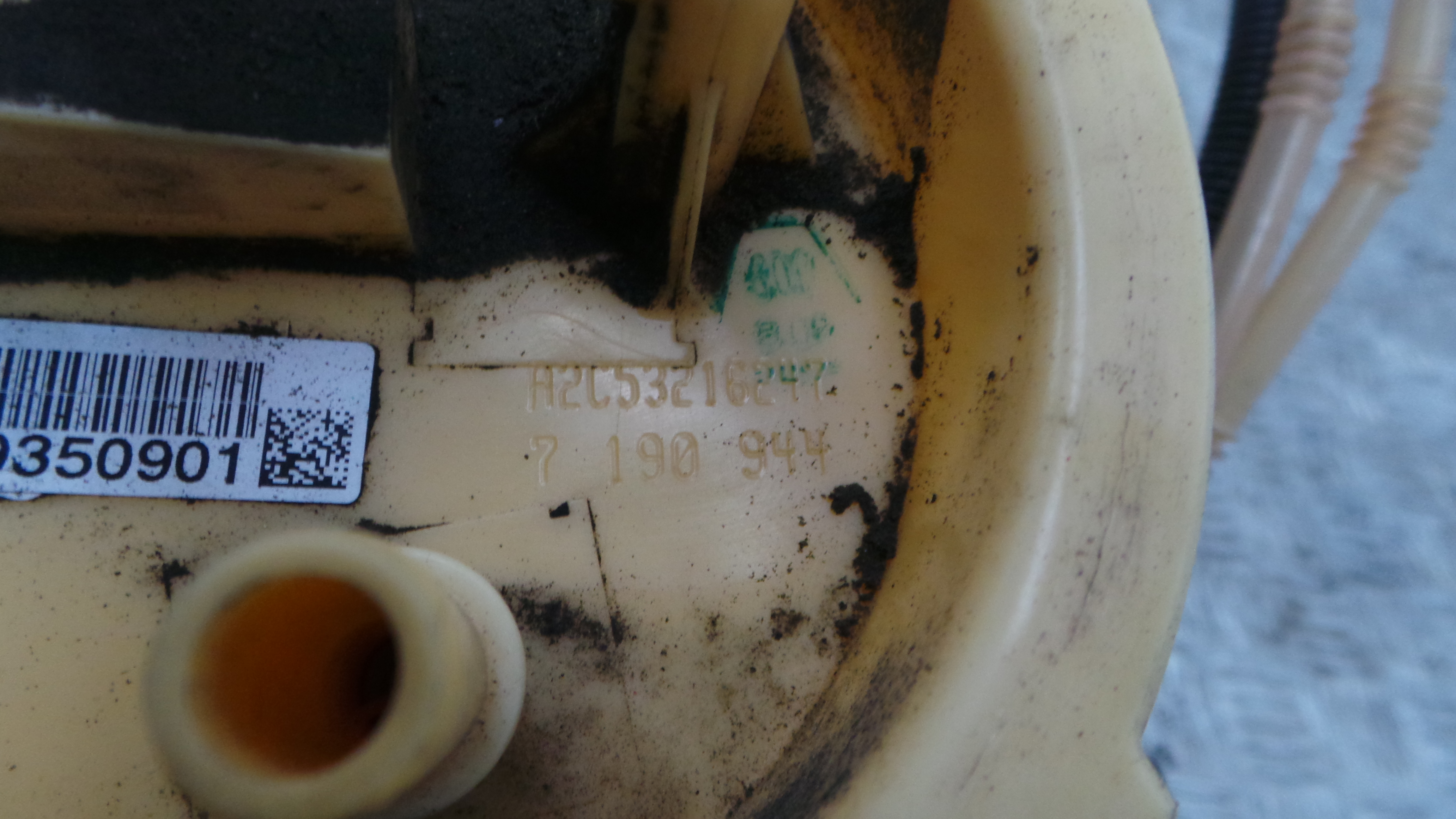 Boia do Combustível 7190943 - BMW 1 (E87)-33192162