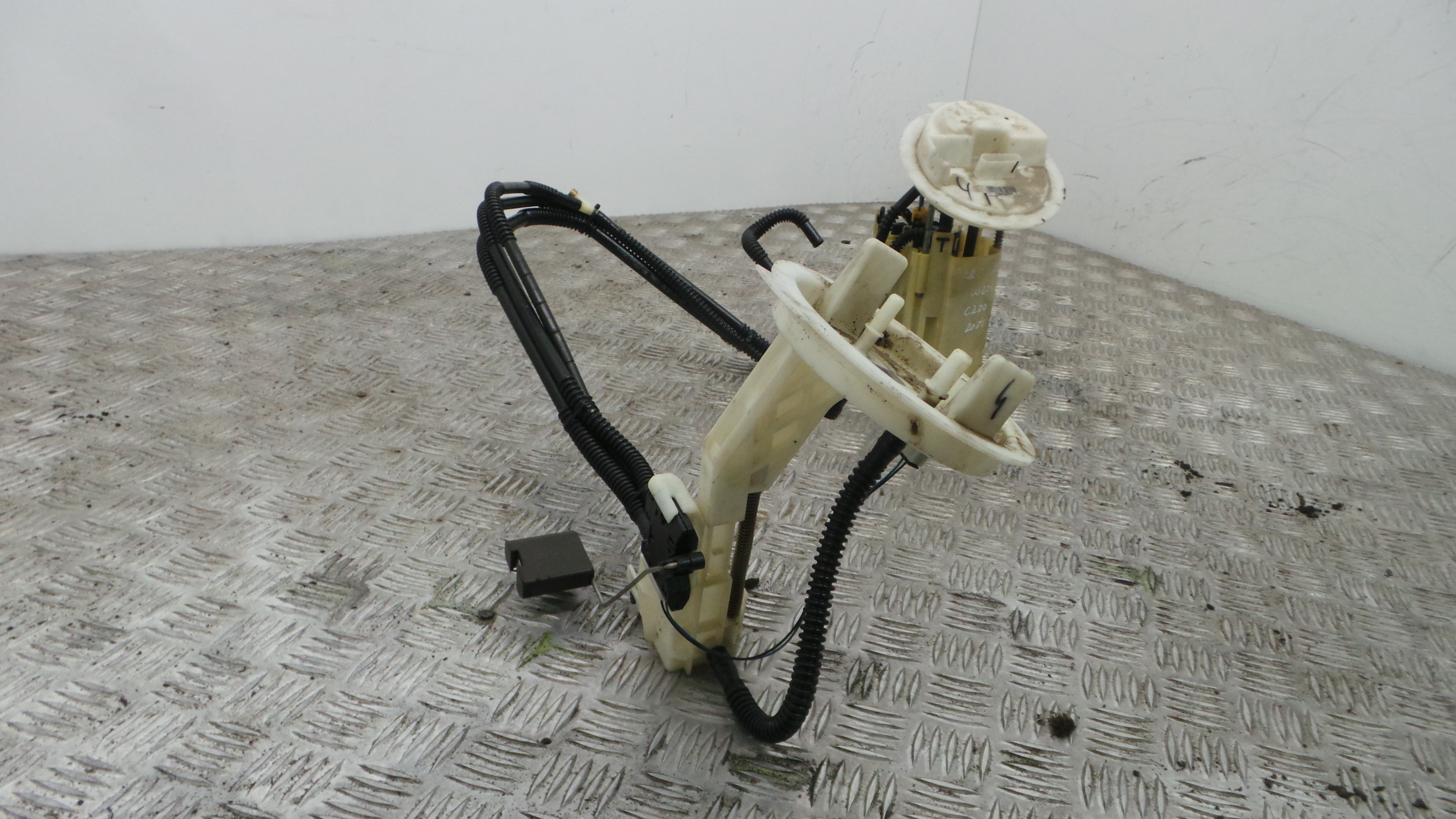 Boia do Combustível A2044700594 - MERCEDES-BENZ C-CLASS (W204)-33192175