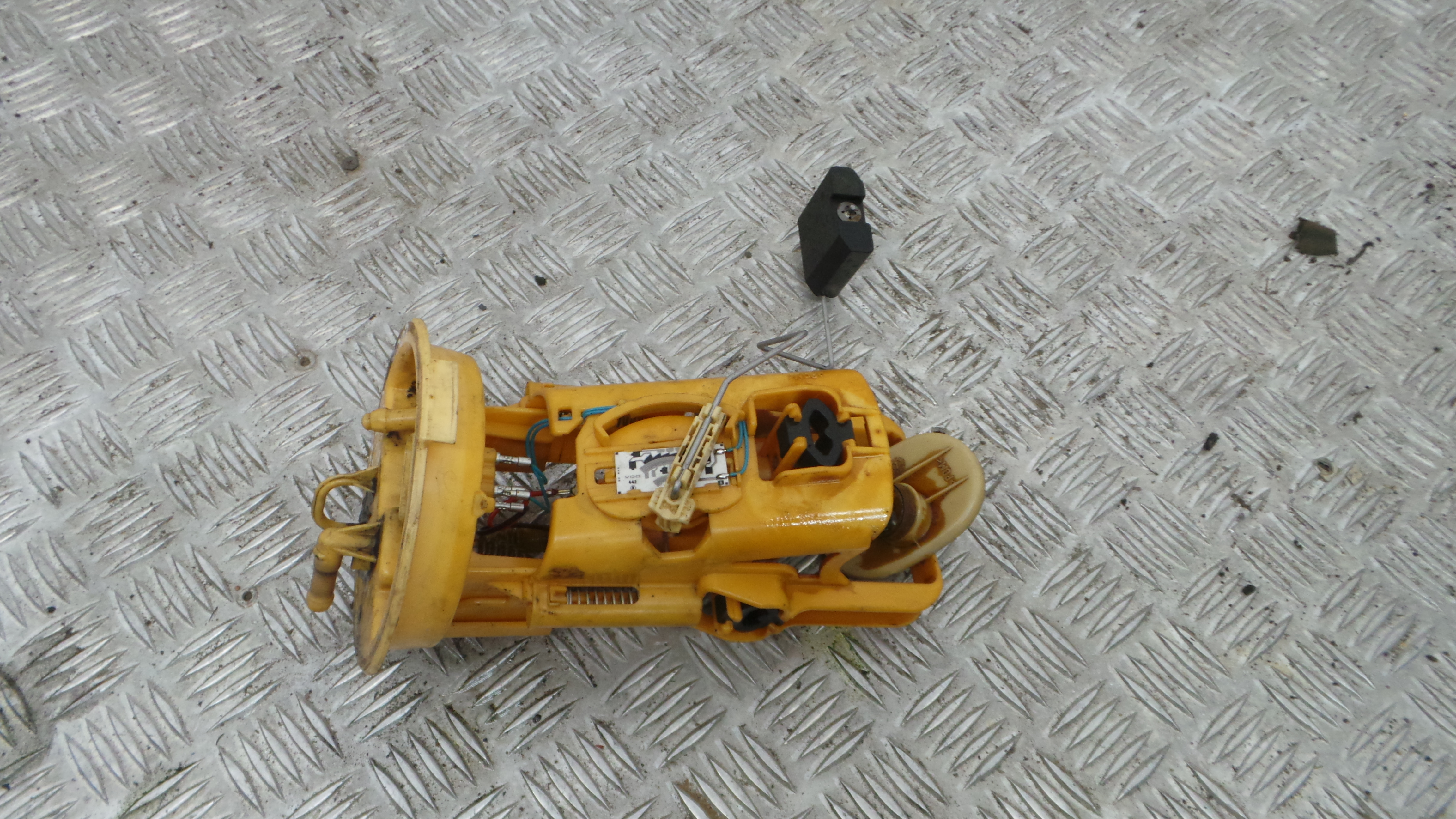 Boia do Combustível 6750582 - BMW 3 (E46)-33192183