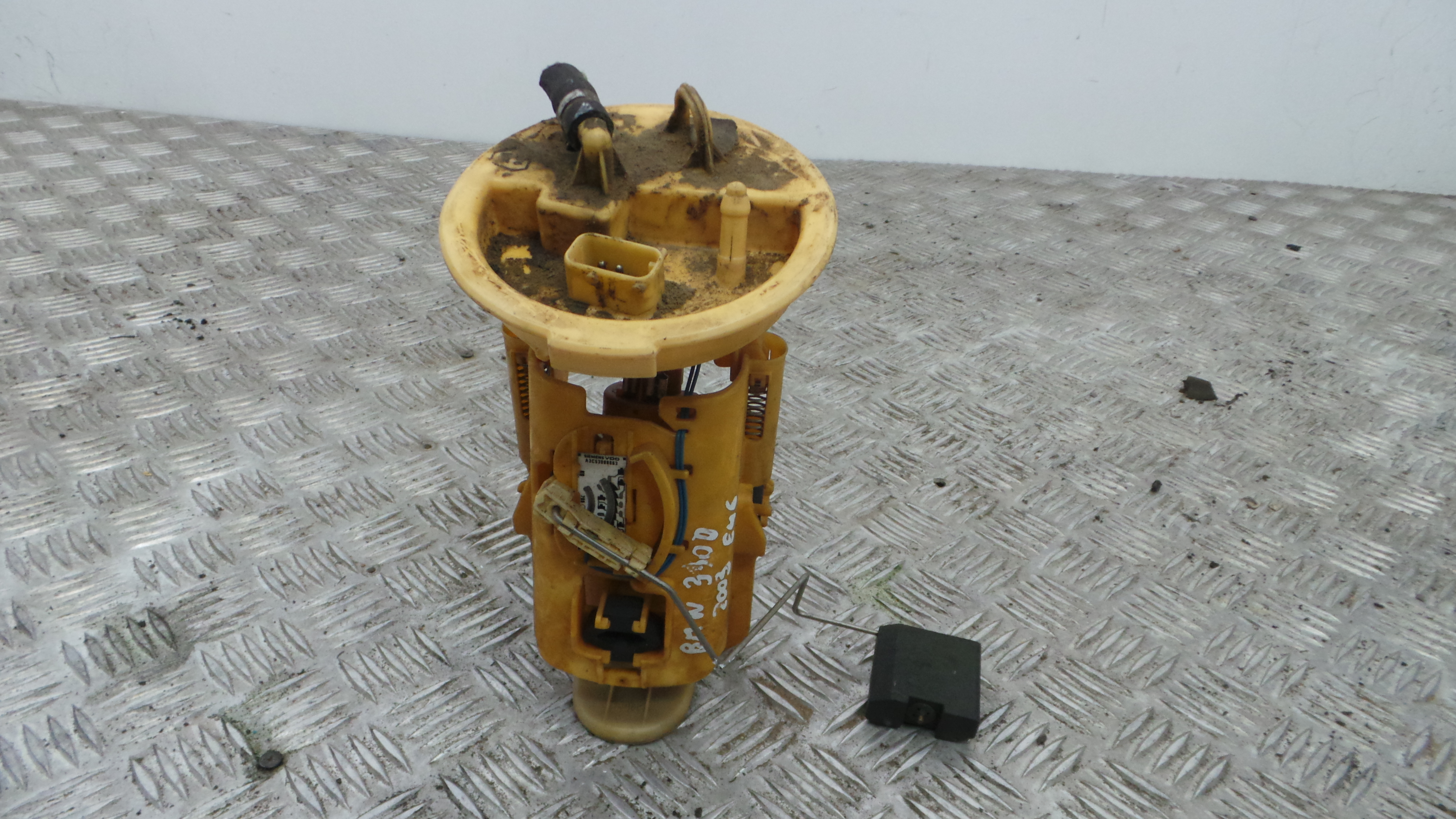 Boia do Combustível 6750582 - BMW 3 (E46)-33192187