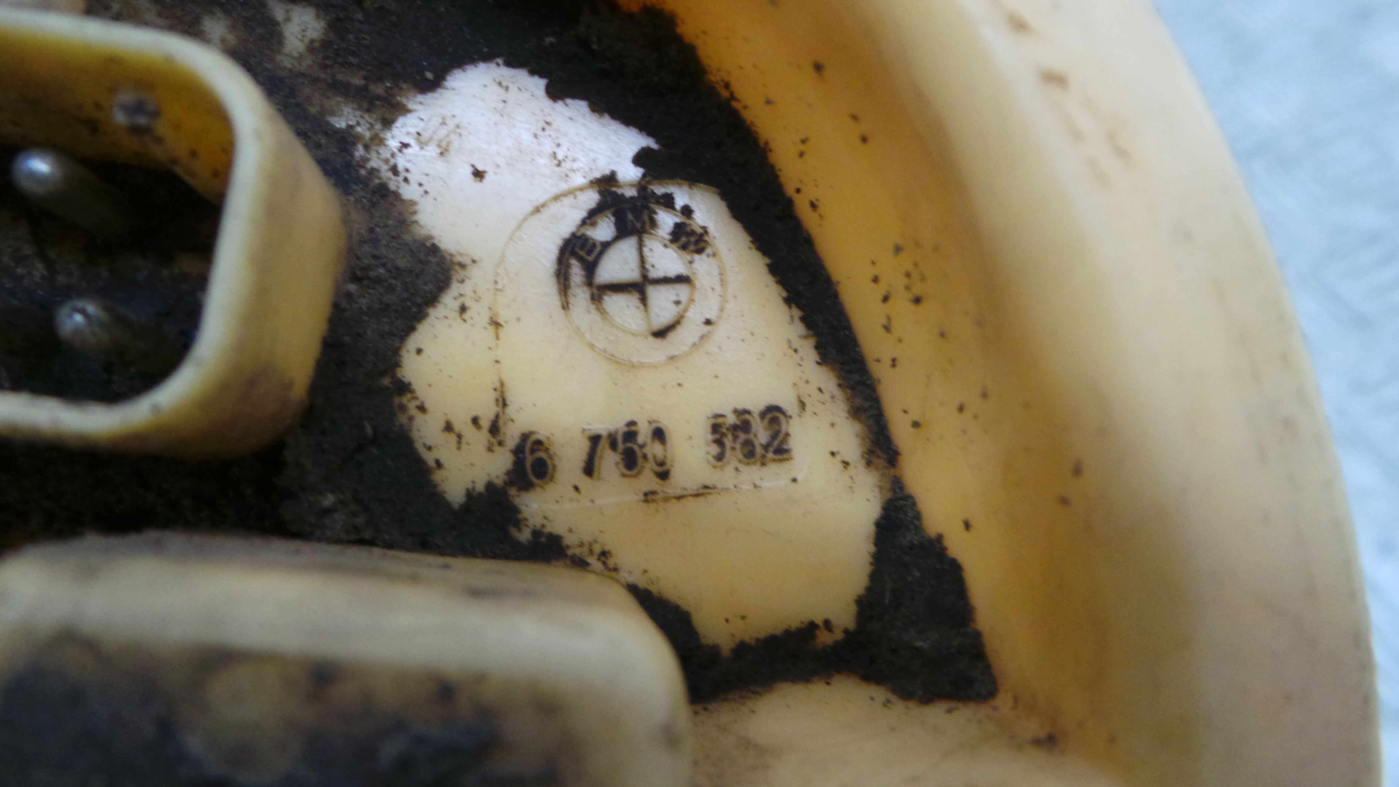 Boia do Combustível 6750582 - BMW 3 (E46)-33192187