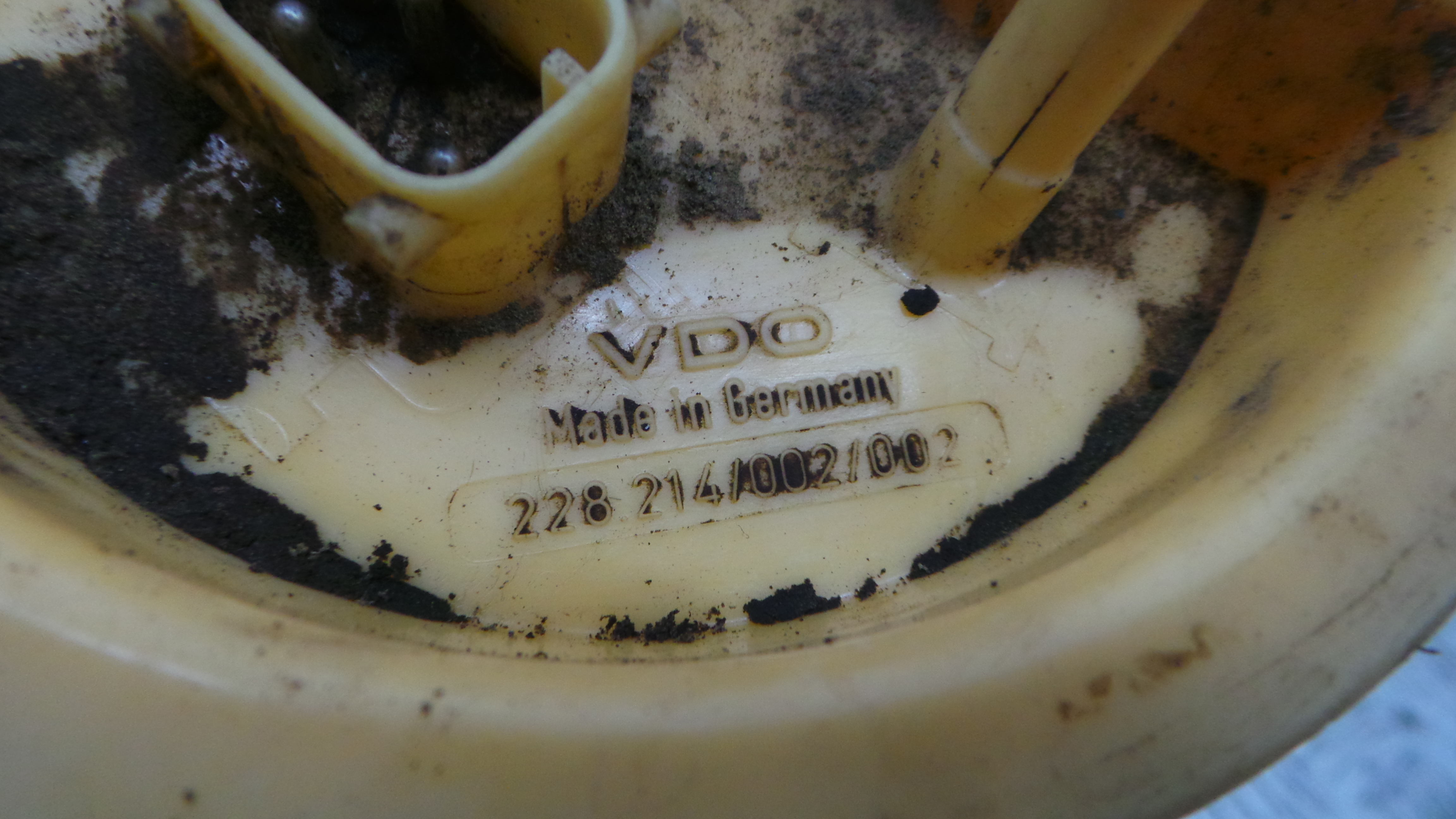 Boia do Combustível 6750582 - BMW 3 (E46)-33192187