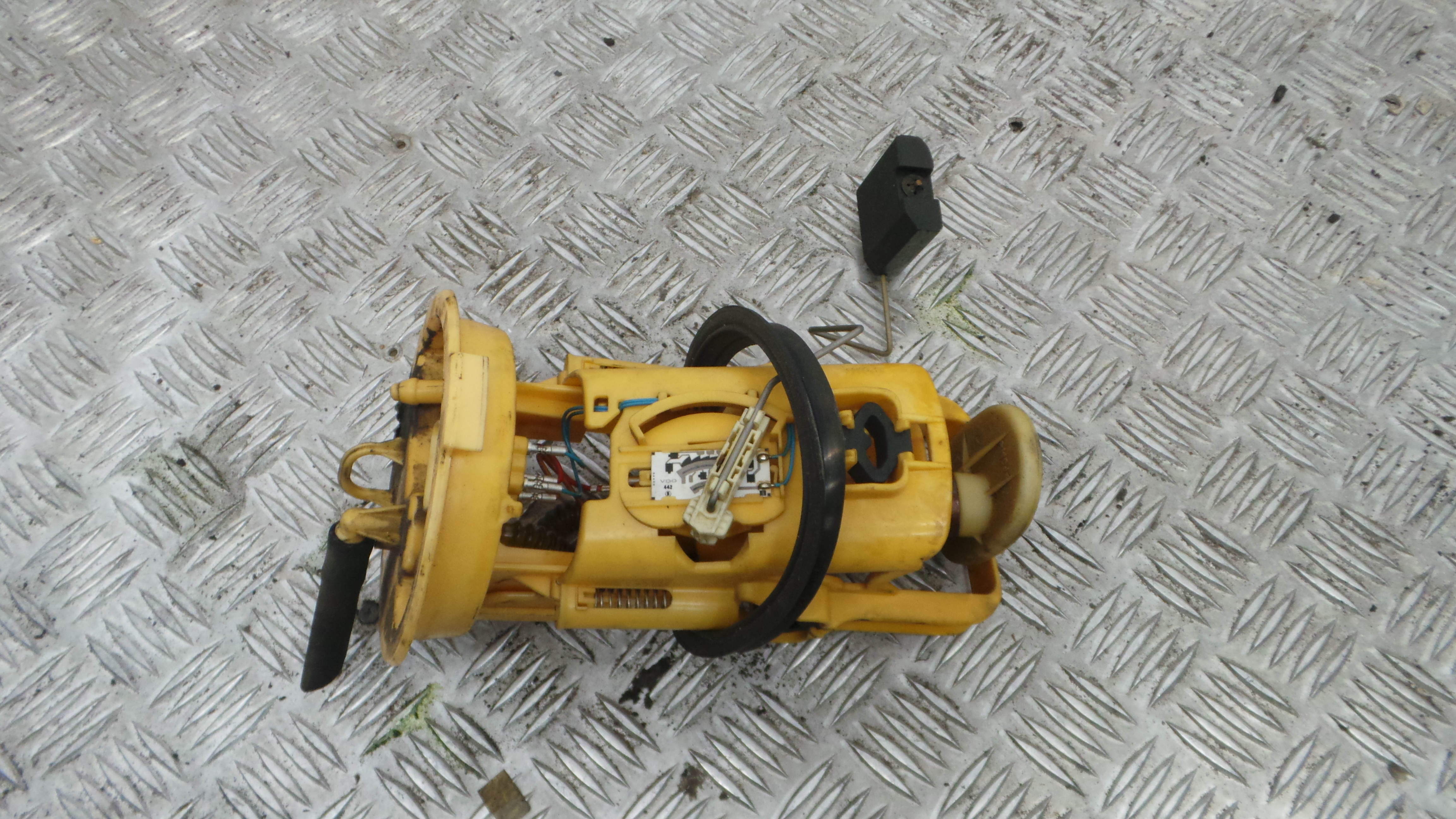 Boia do Combustível 6750582 - BMW 3 (E46)-33192191