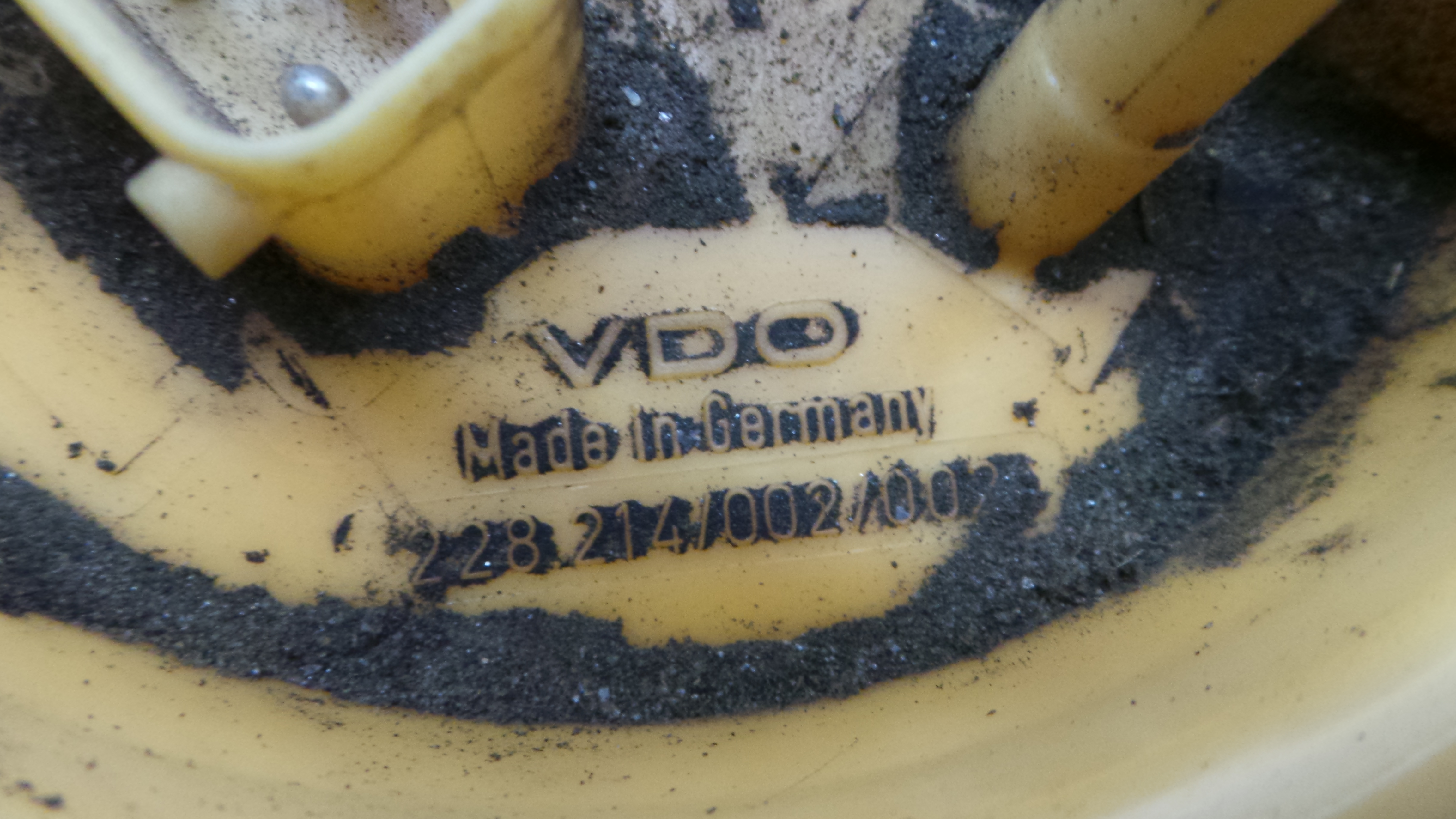 Boia do Combustível 6750582 - BMW 3 (E46)-33192191