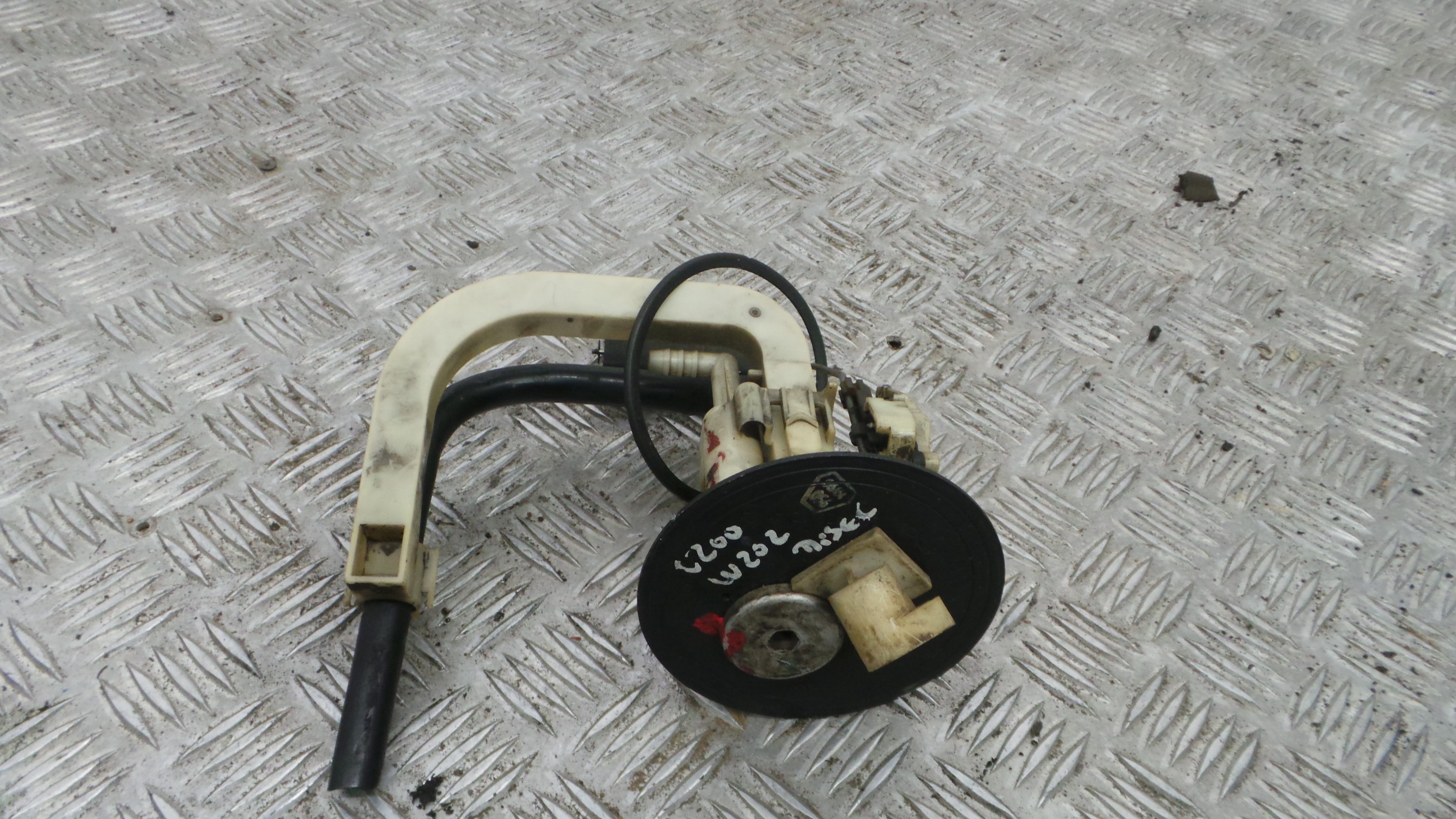 Boia do Combustível A2024700241 - MERCEDES-BENZ C-CLASS (W202)-33192195