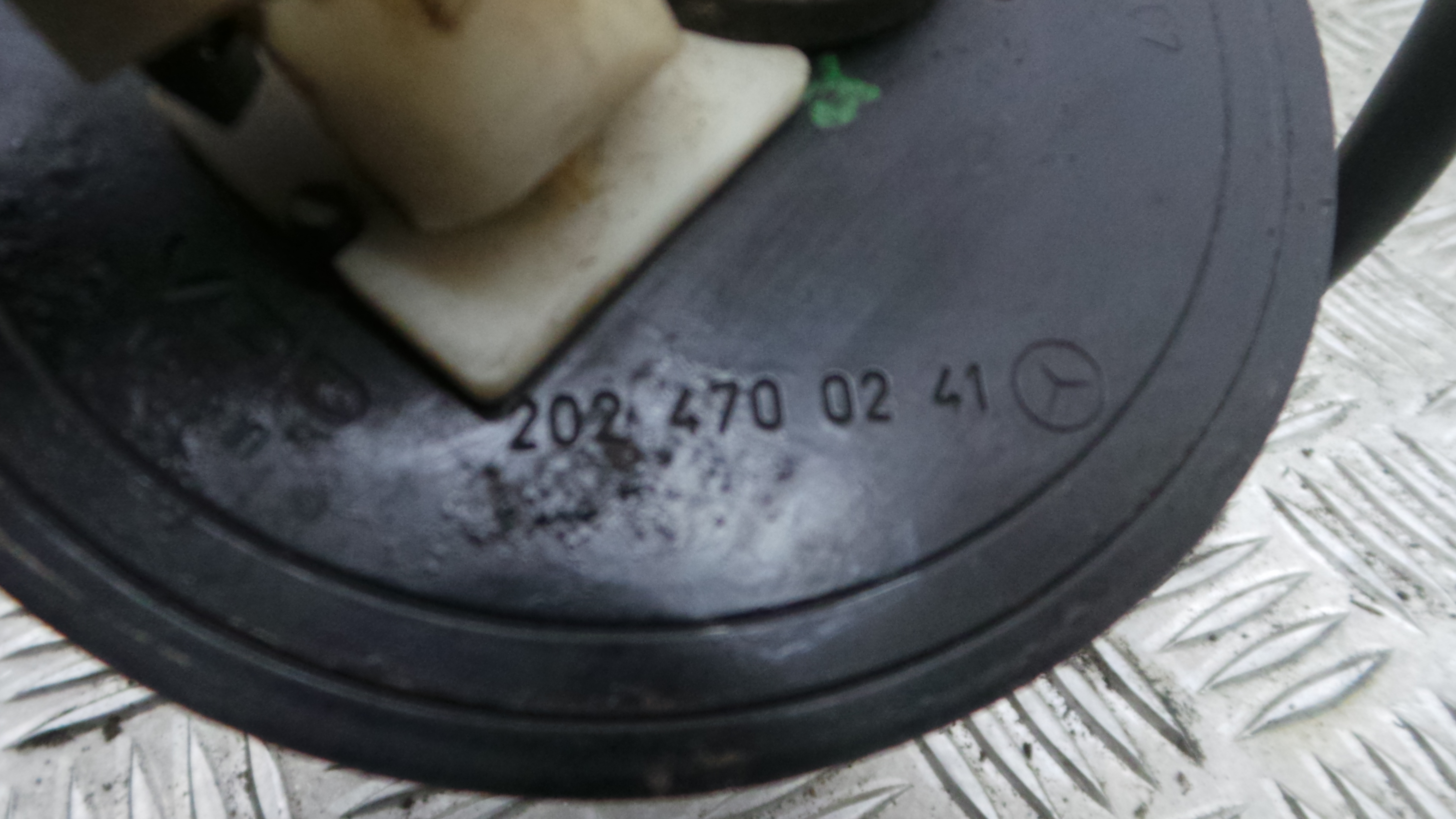 Boia do Combustível A2024700241 - MERCEDES-BENZ C-CLASS (W202)-33192199