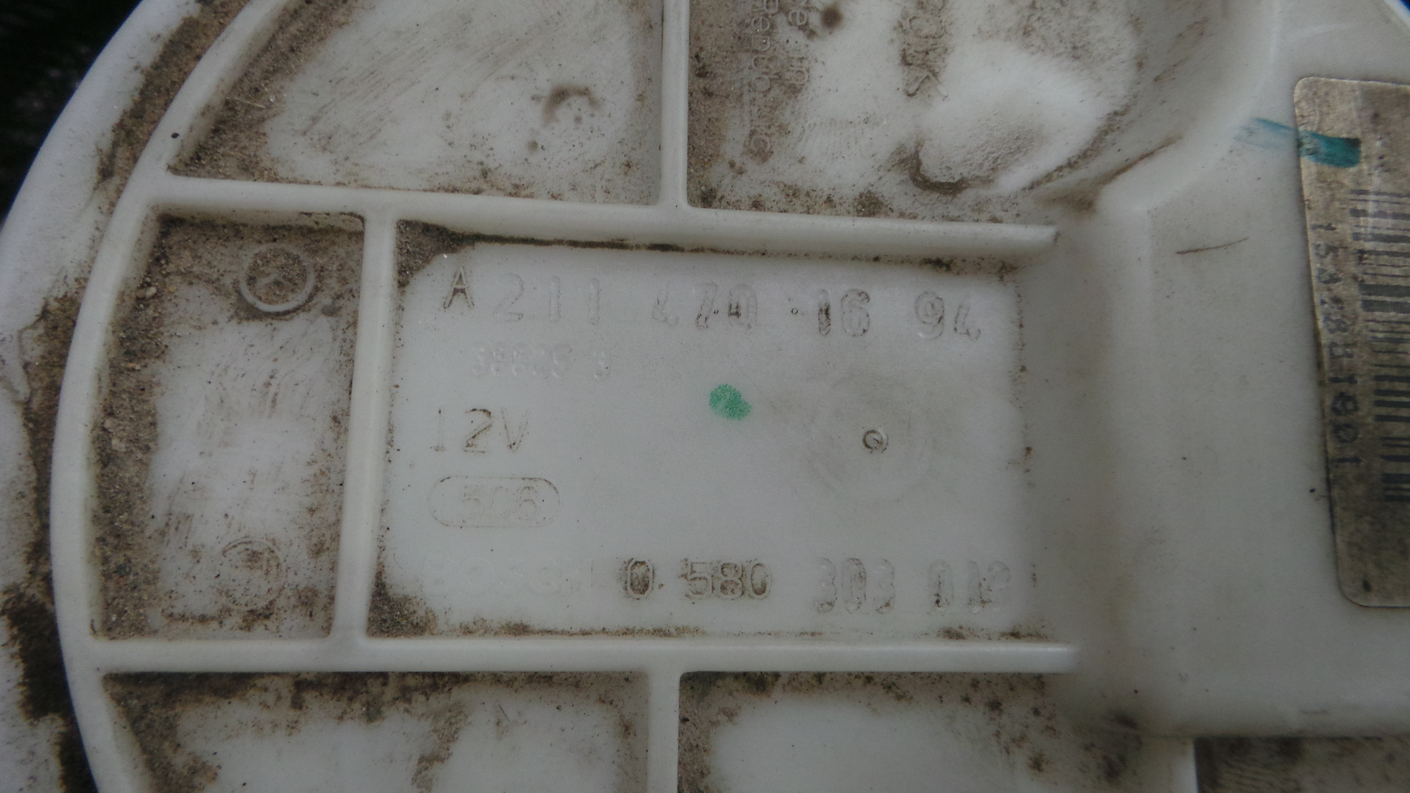 Boia do Combustível A2114701694 - MERCEDES-BENZ E-CLASS (W211)-33192203