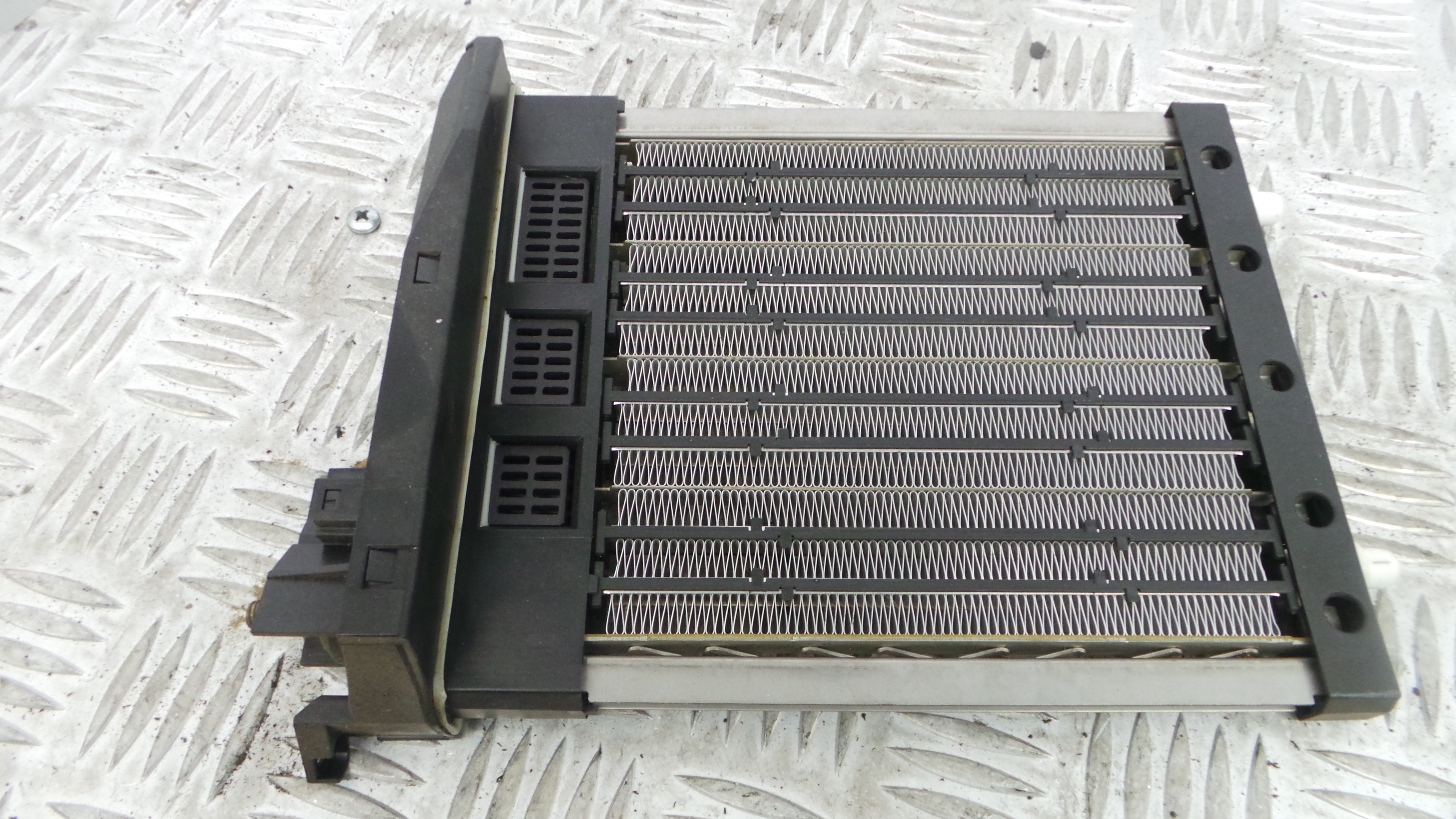 Radiador da Chaufagem / Sofagem A1698300261 - MERCEDES-BENZ A-CLASS (W169)-33192444 Radiador da Chaufagem / Sofagem A1698300261 - MERCEDES-BENZ A-CLASS (W169)-33192444