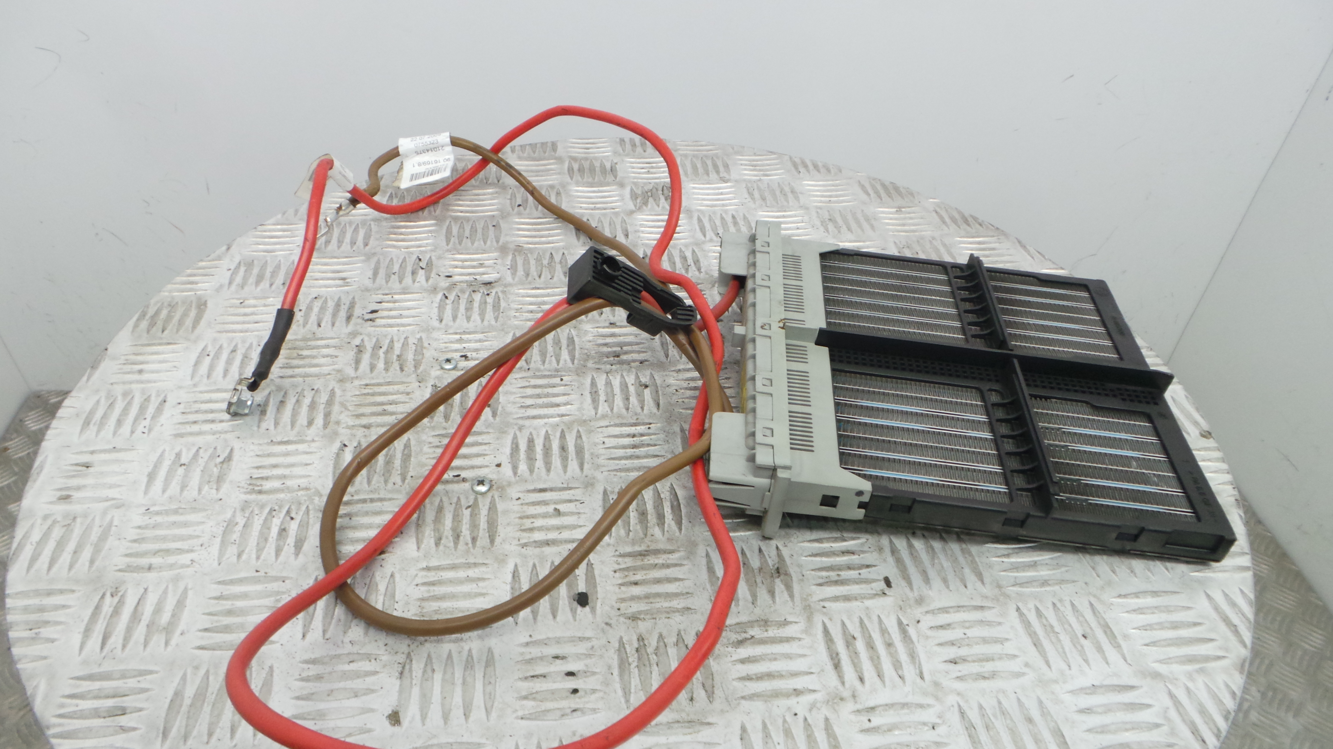 Radiador da Chaufagem / Sofagem A2048300461 - MERCEDES-BENZ C-CLASS (W204)-33192459 Radiador da Chaufagem / Sofagem A2048300461 - MERCEDES-BENZ C-CLASS (W204)-33192459