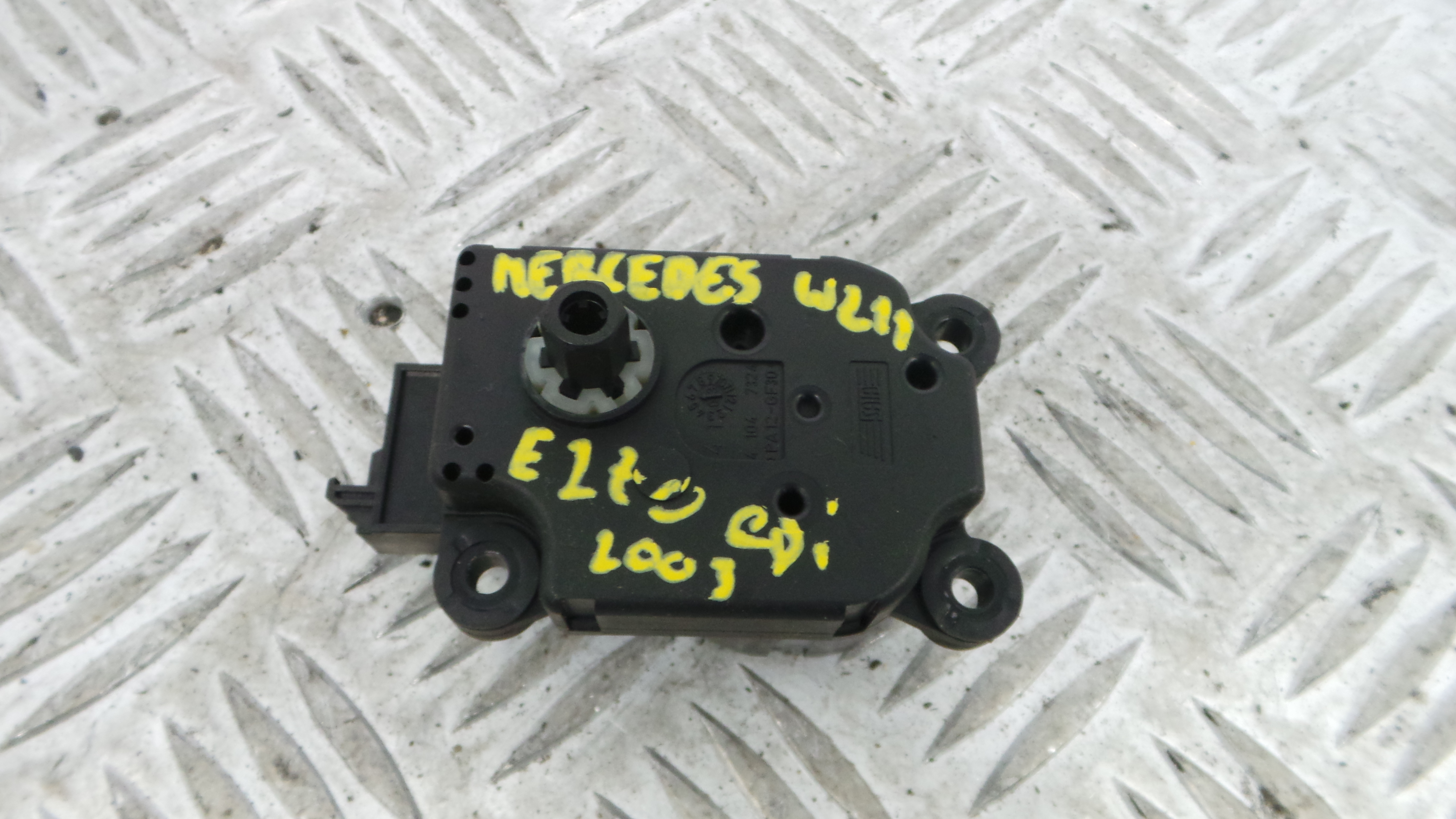 Atuador do Circuito de Ar  A2308201242 - MERCEDES-BENZ E-CLASS (W211)-33192465