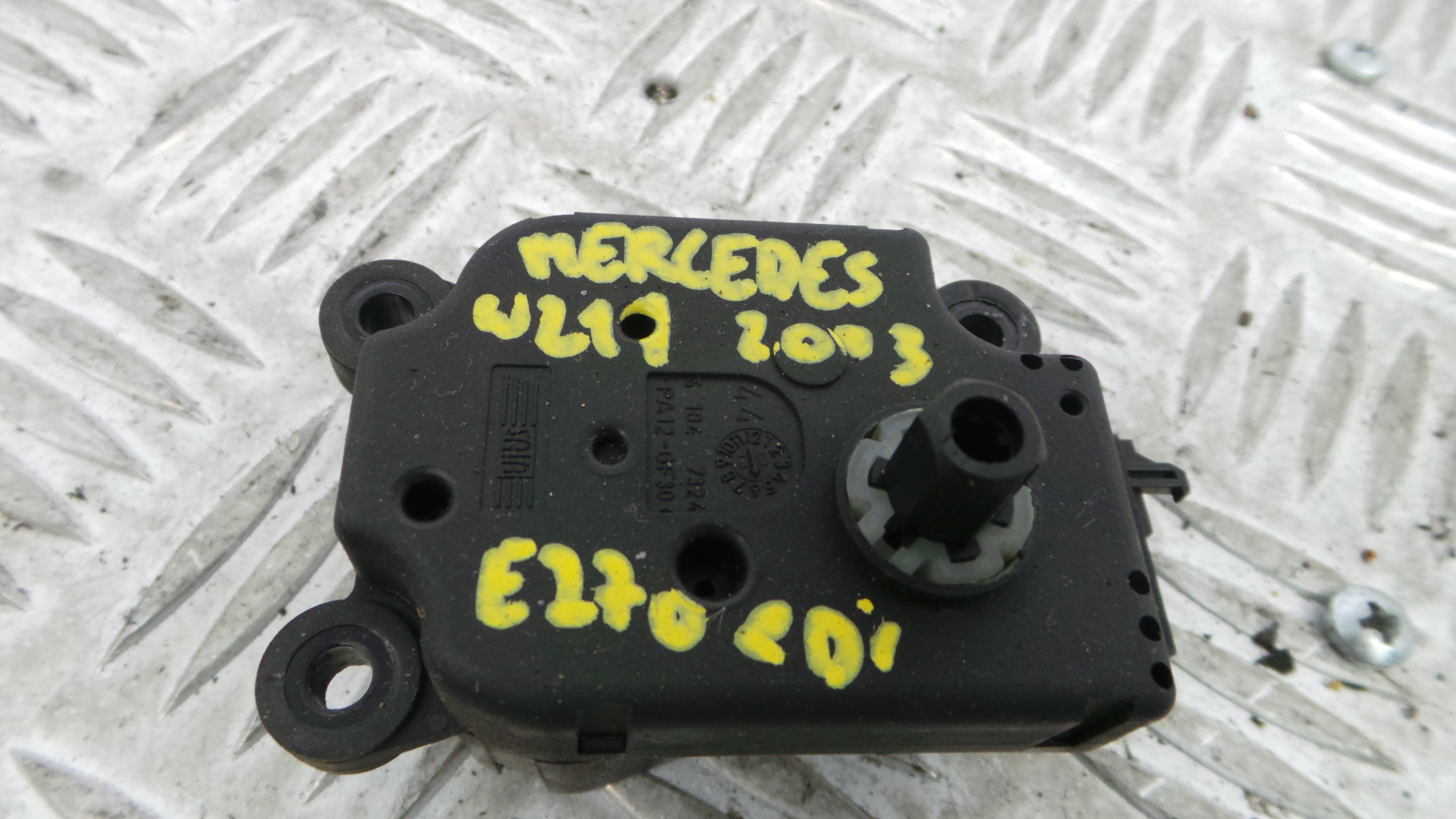 Atuador do Circuito de Ar  A2308201242 - MERCEDES-BENZ E-CLASS (W211)-33192535