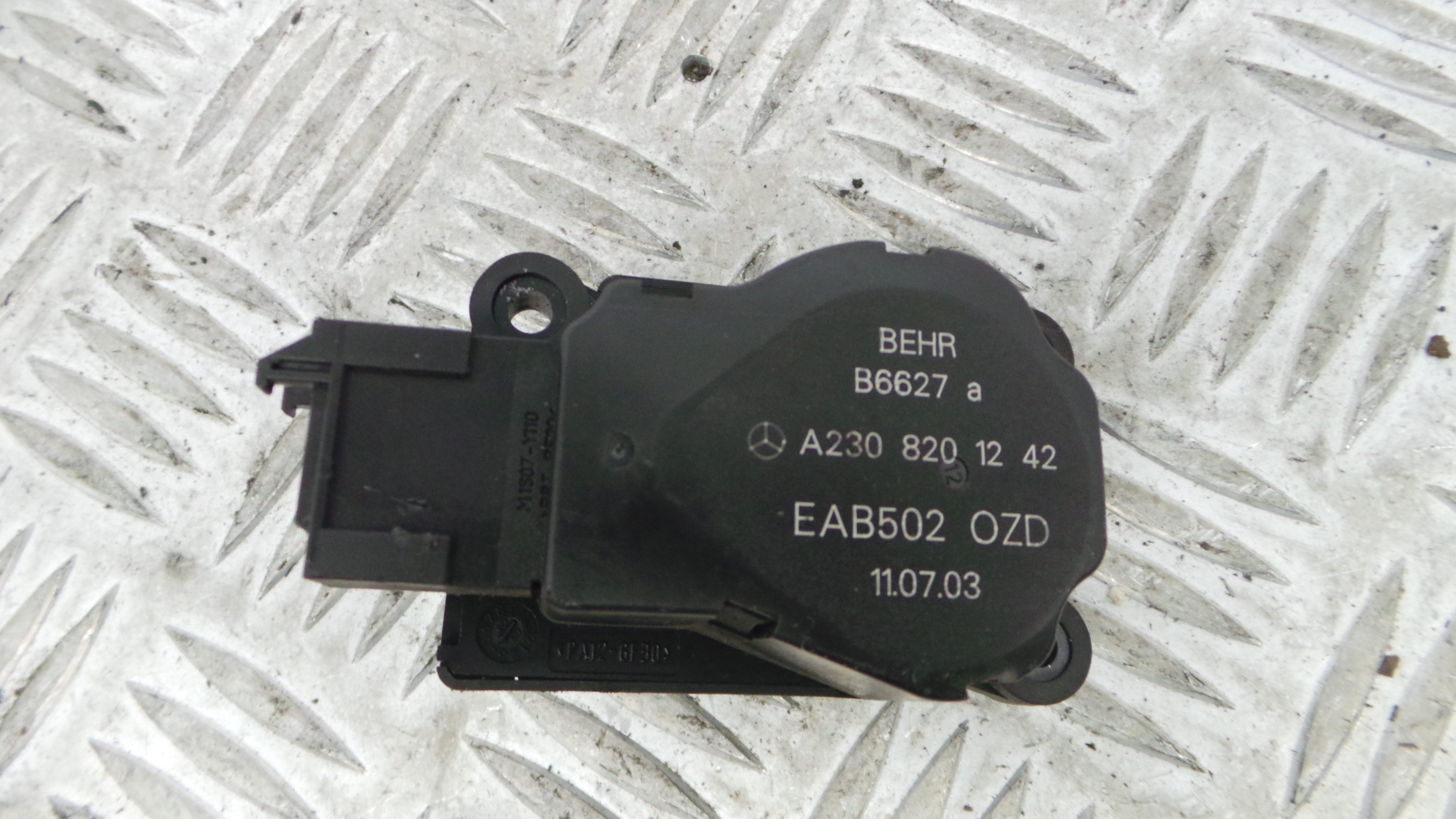 Atuador do Circuito de Ar  A2308201242 - MERCEDES-BENZ E-CLASS (W211)-33192535