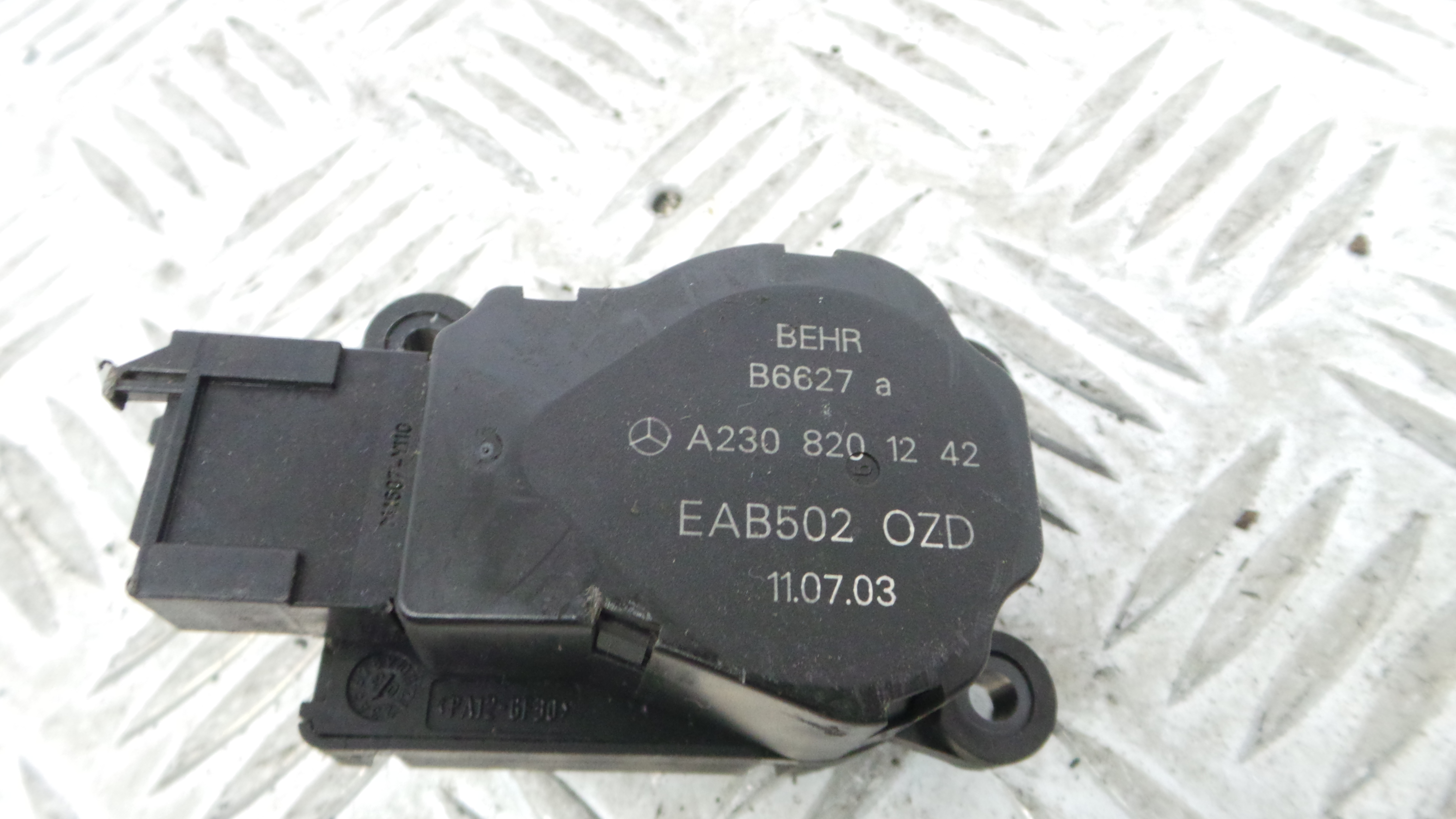 Atuador do Circuito de Ar A2308201242 - MERCEDES-BENZ E-CLASS (W211)-33192538