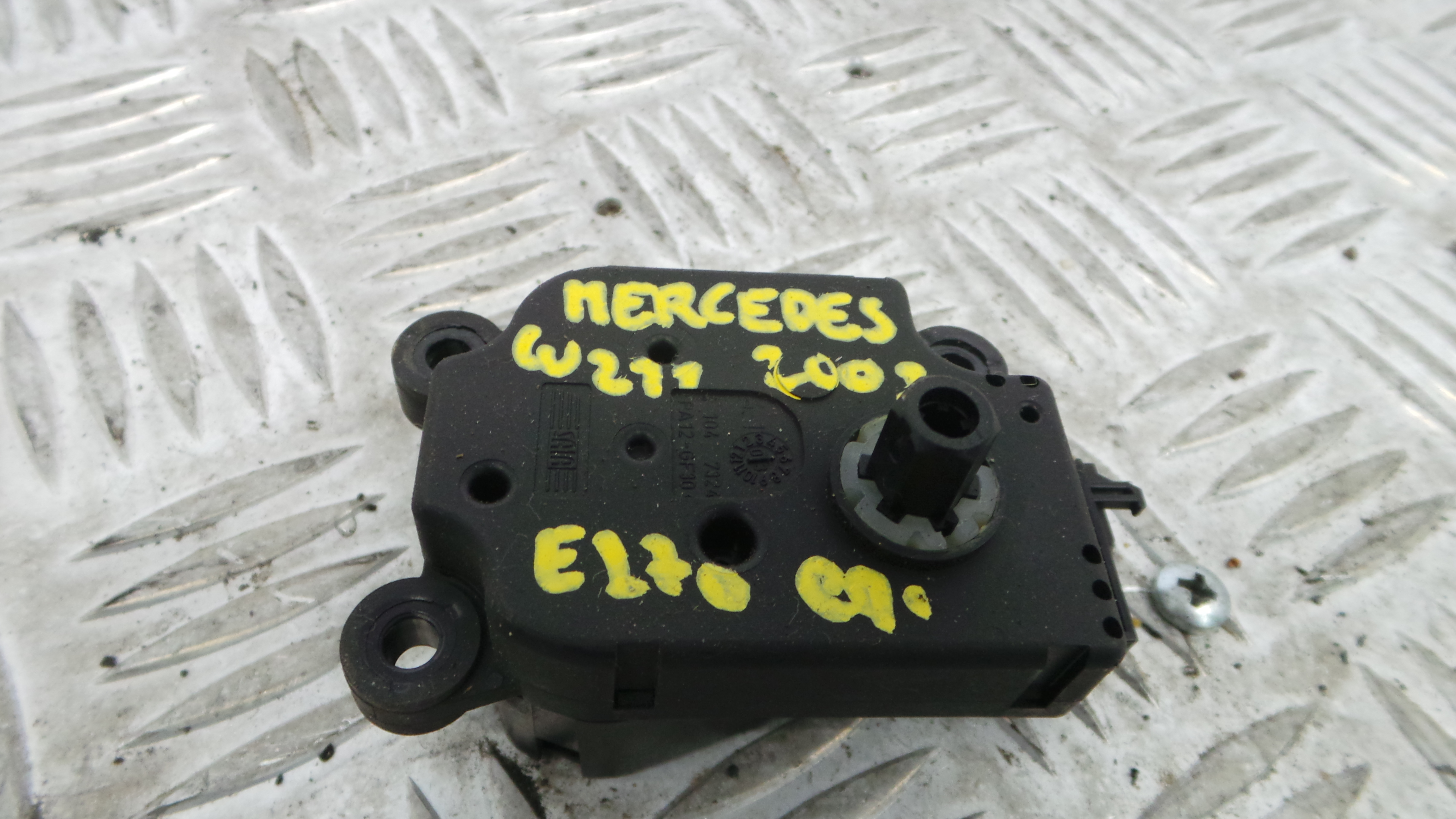 Atuador do Circuito de Ar  A2308201242 - MERCEDES-BENZ E-CLASS (W211)-33192567