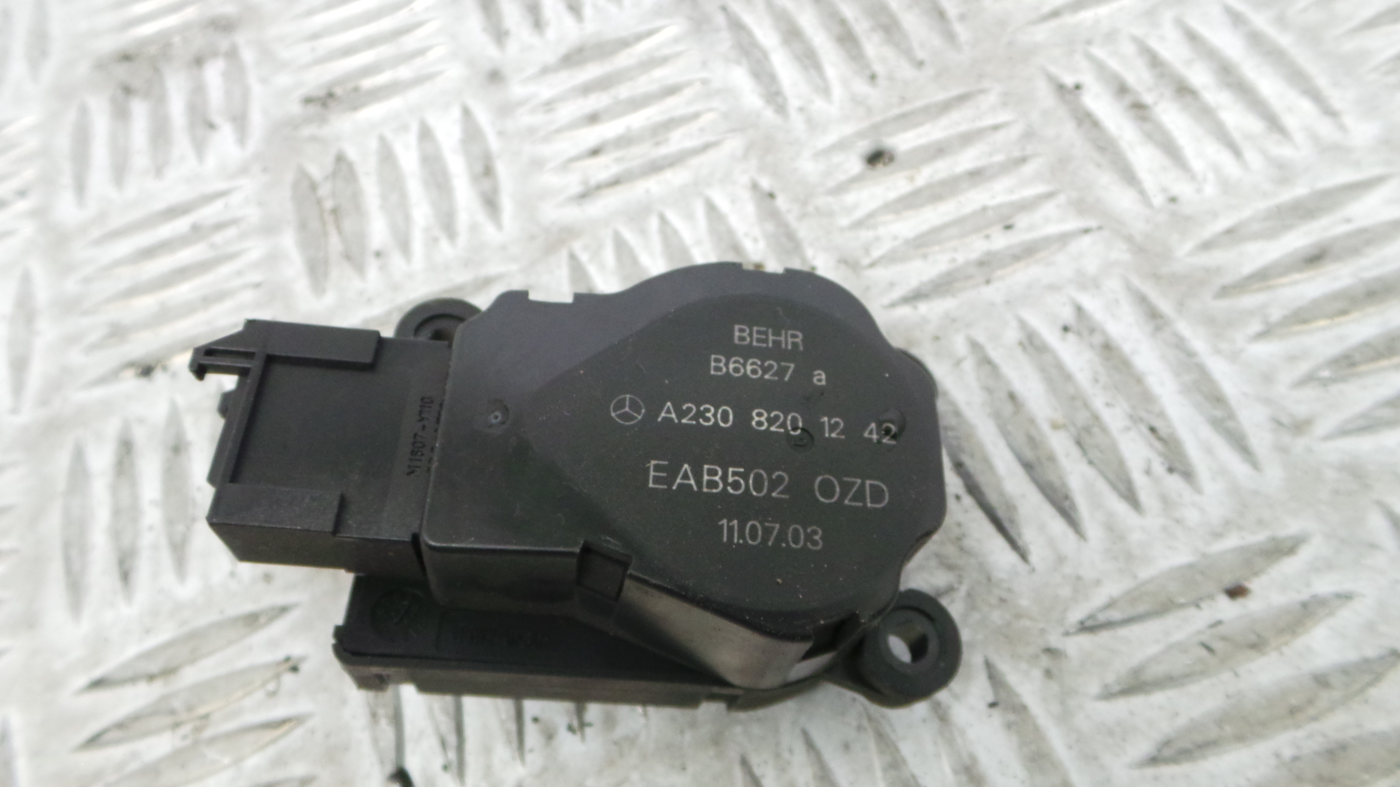 Atuador do Circuito de Ar  A2308201242 - MERCEDES-BENZ E-CLASS (W211)-33192567