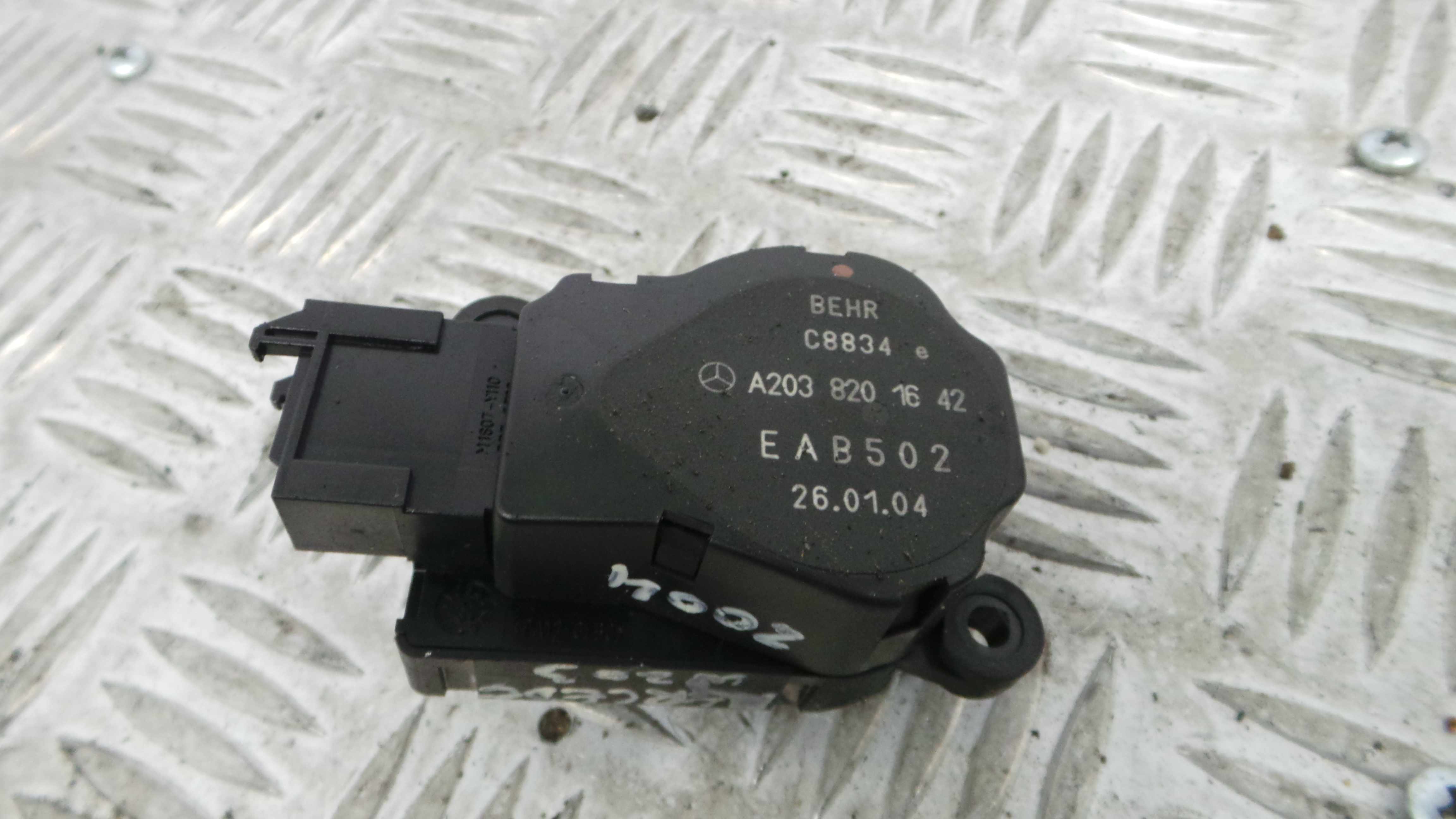 Atuador do Circuito de Ar  A2038201642 - MERCEDES-BENZ C-CLASS (W203)-33192602