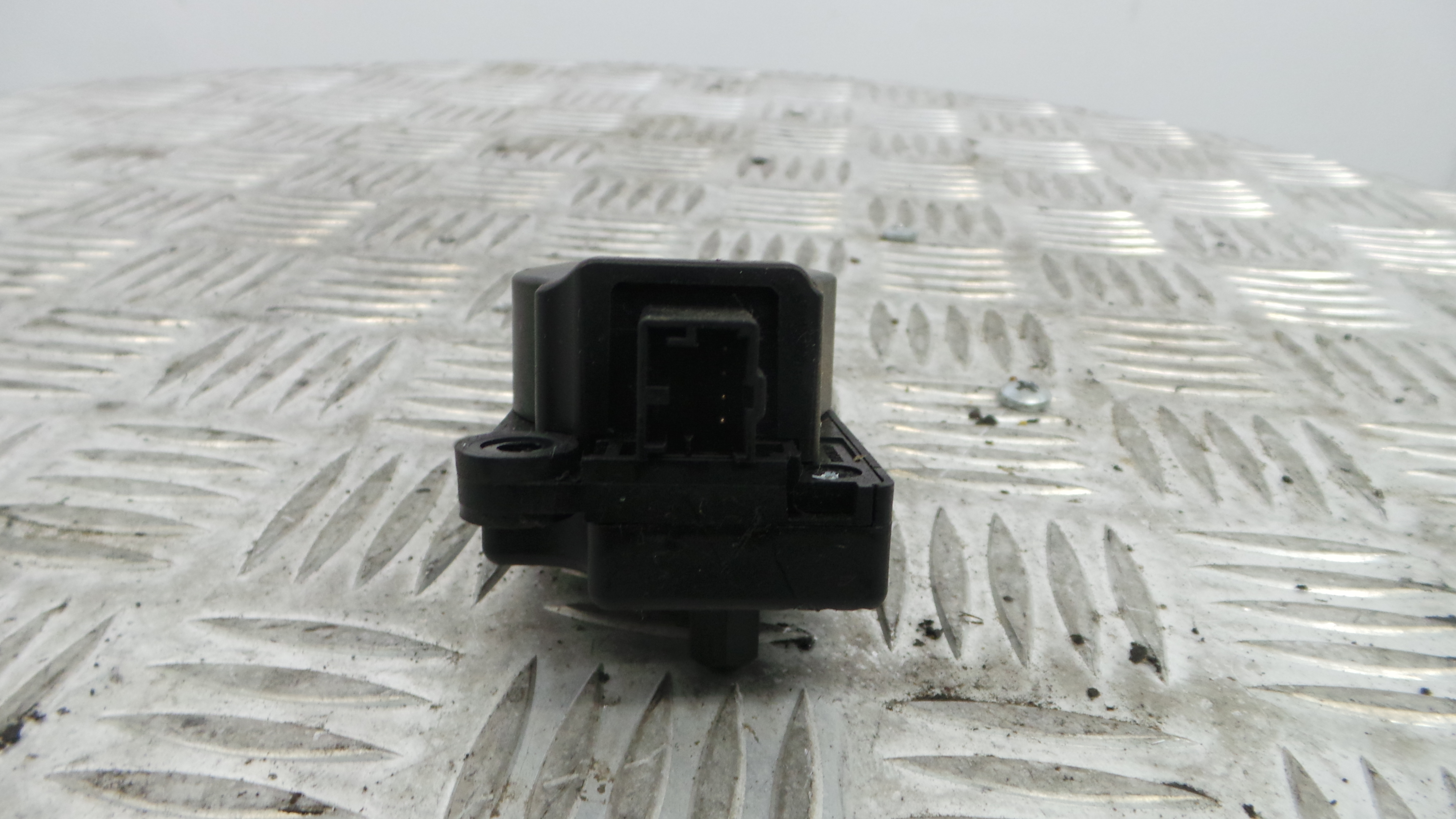 Atuador do Circuito de Ar CZ113930-072 - BMW 1 (E87)-33192660