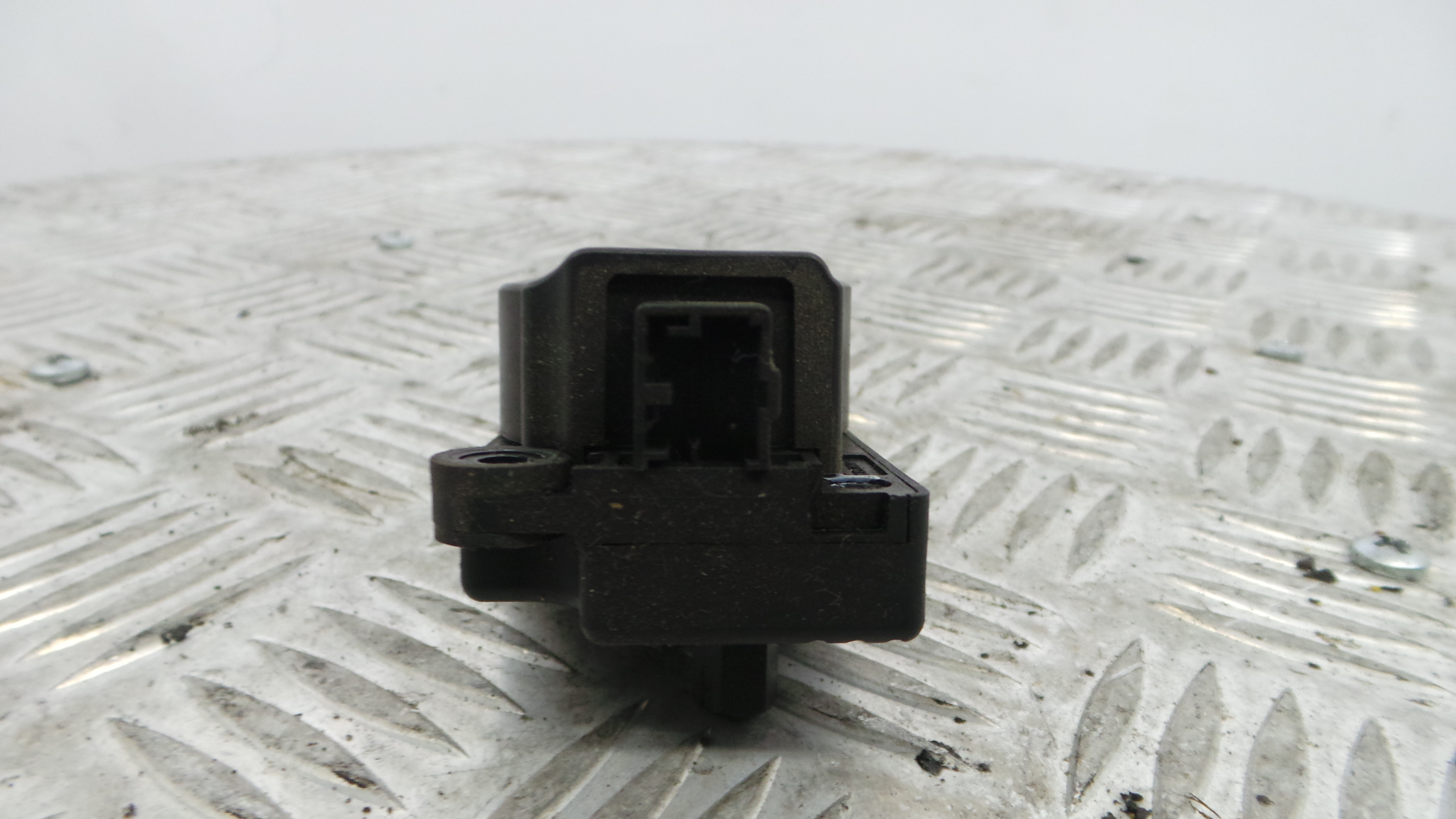 Atuador do Circuito de Ar CZ113930-072 - BMW 1 (E87)-33192678