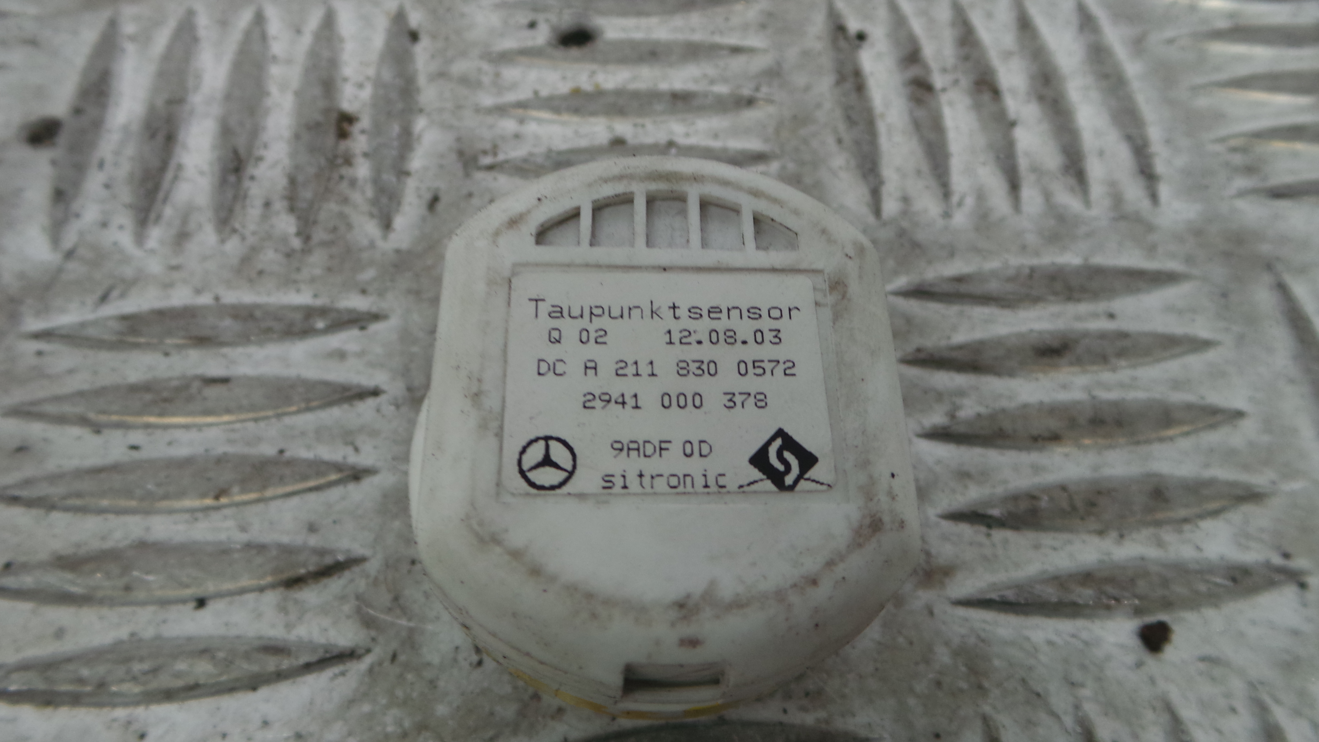 Sensor Temperatura Do Ar De Admissão A2118300572 - MERCEDES-BENZ E-CLASS (W211)-33192723