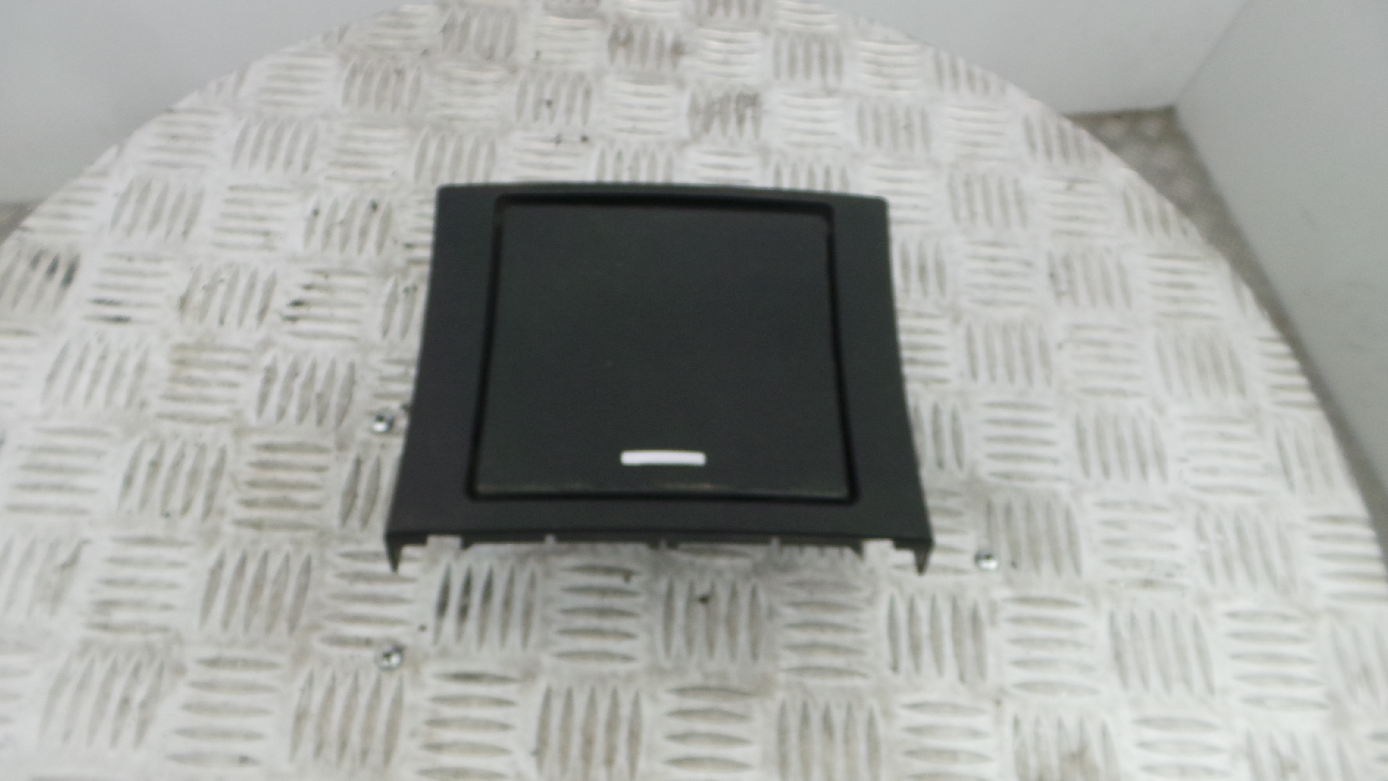 Cinzeiro A2126803850 - MERCEDES-BENZ E-CLASS (W212)-33193405 Cinzeiro A2126803850 - MERCEDES-BENZ E-CLASS (W212)-33193405