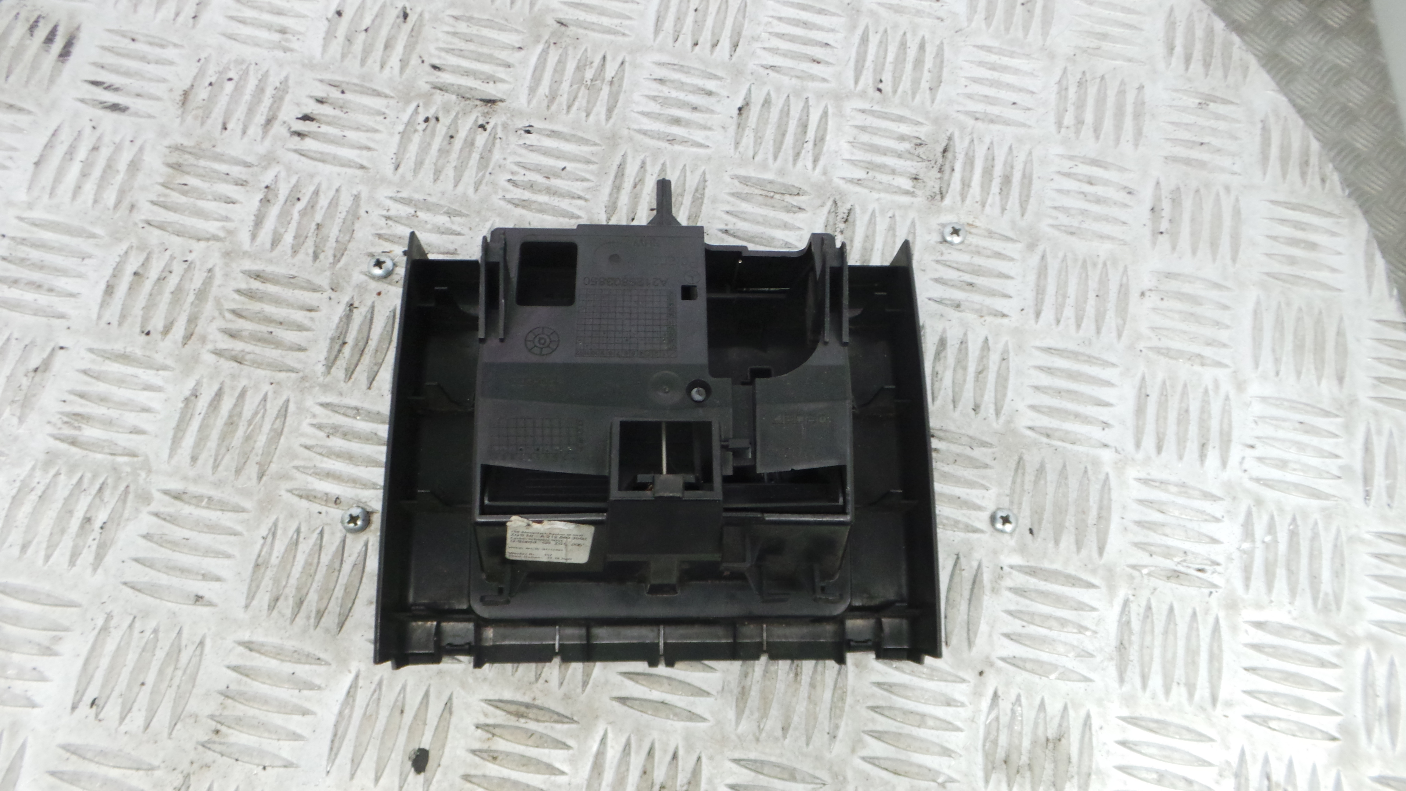 Cinzeiro A2126803850 - MERCEDES-BENZ E-CLASS (W212)-33193405