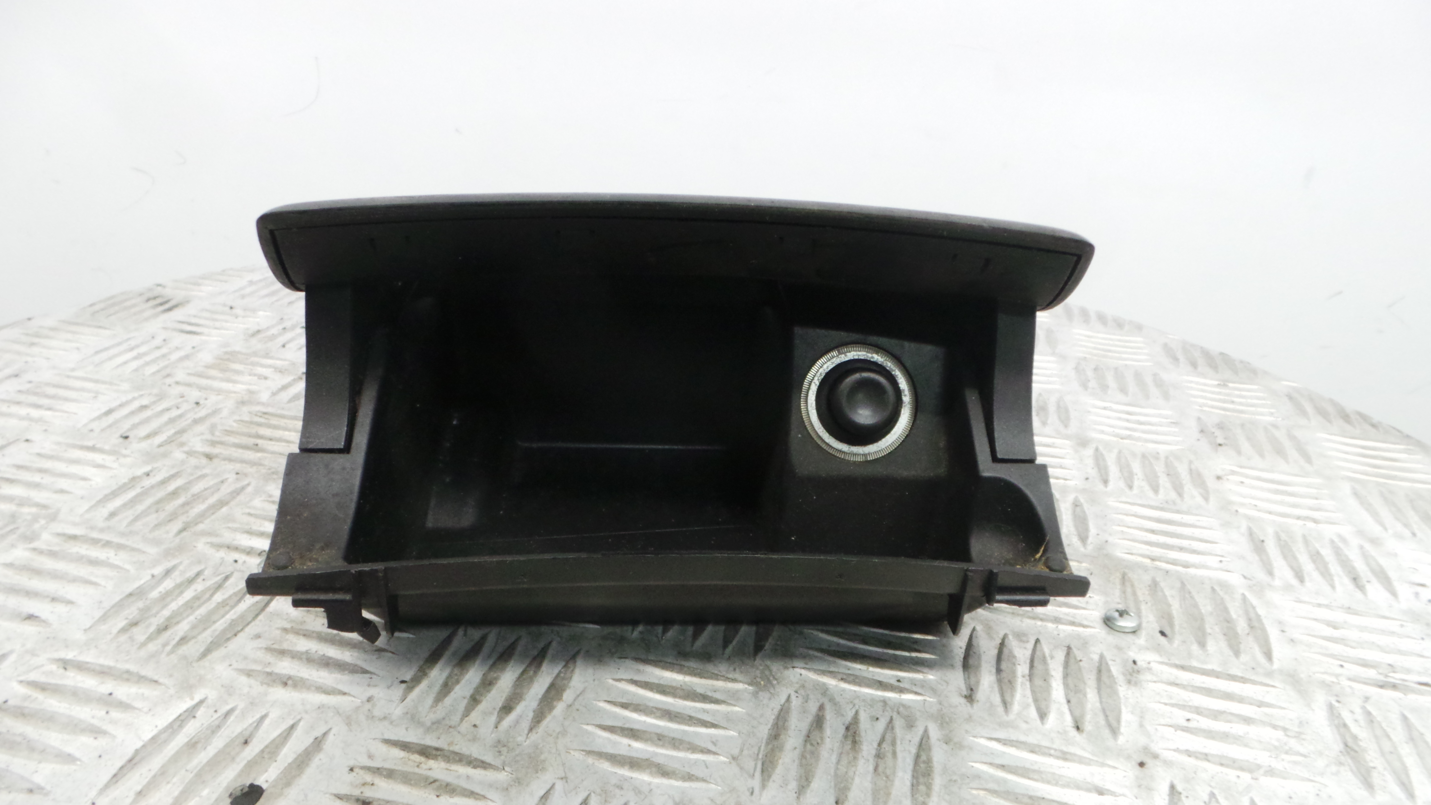 Cinzeiro A2118101330 - MERCEDES-BENZ E-CLASS (W211)-33193409