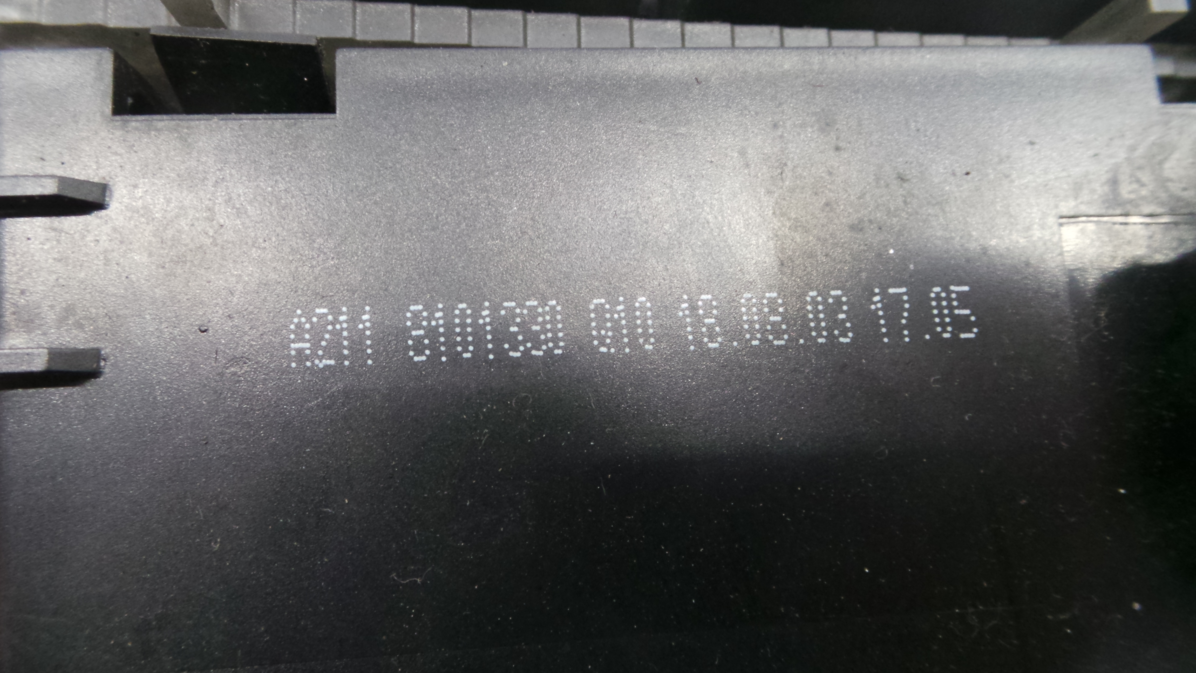 Cinzeiro A2118101330 - MERCEDES-BENZ E-CLASS (W211)-33193409