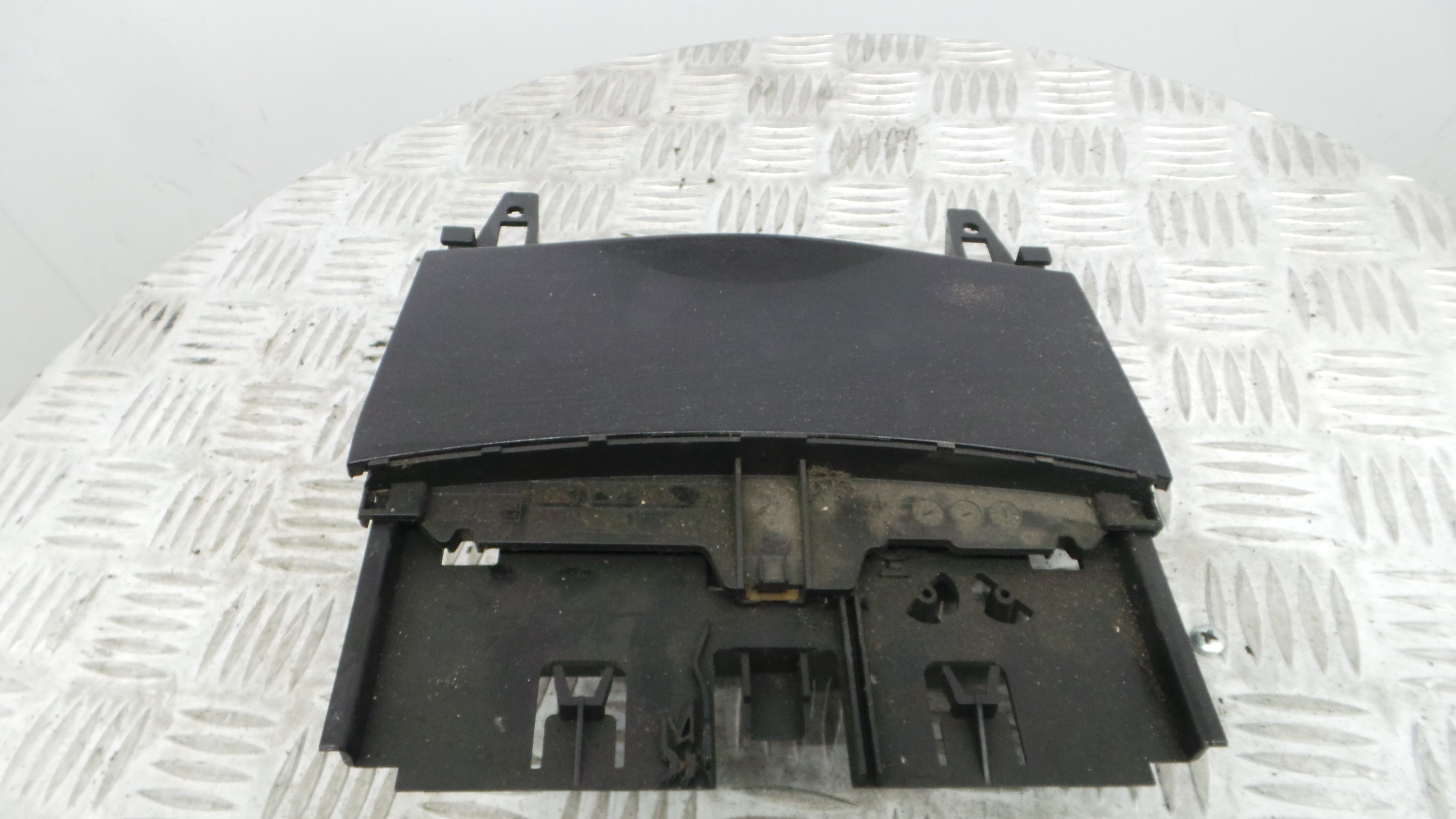 Cinzeiro A2046800179 - MERCEDES-BENZ C-CLASS (W204)-33193413 Cinzeiro A2046800179 - MERCEDES-BENZ C-CLASS (W204)-33193413