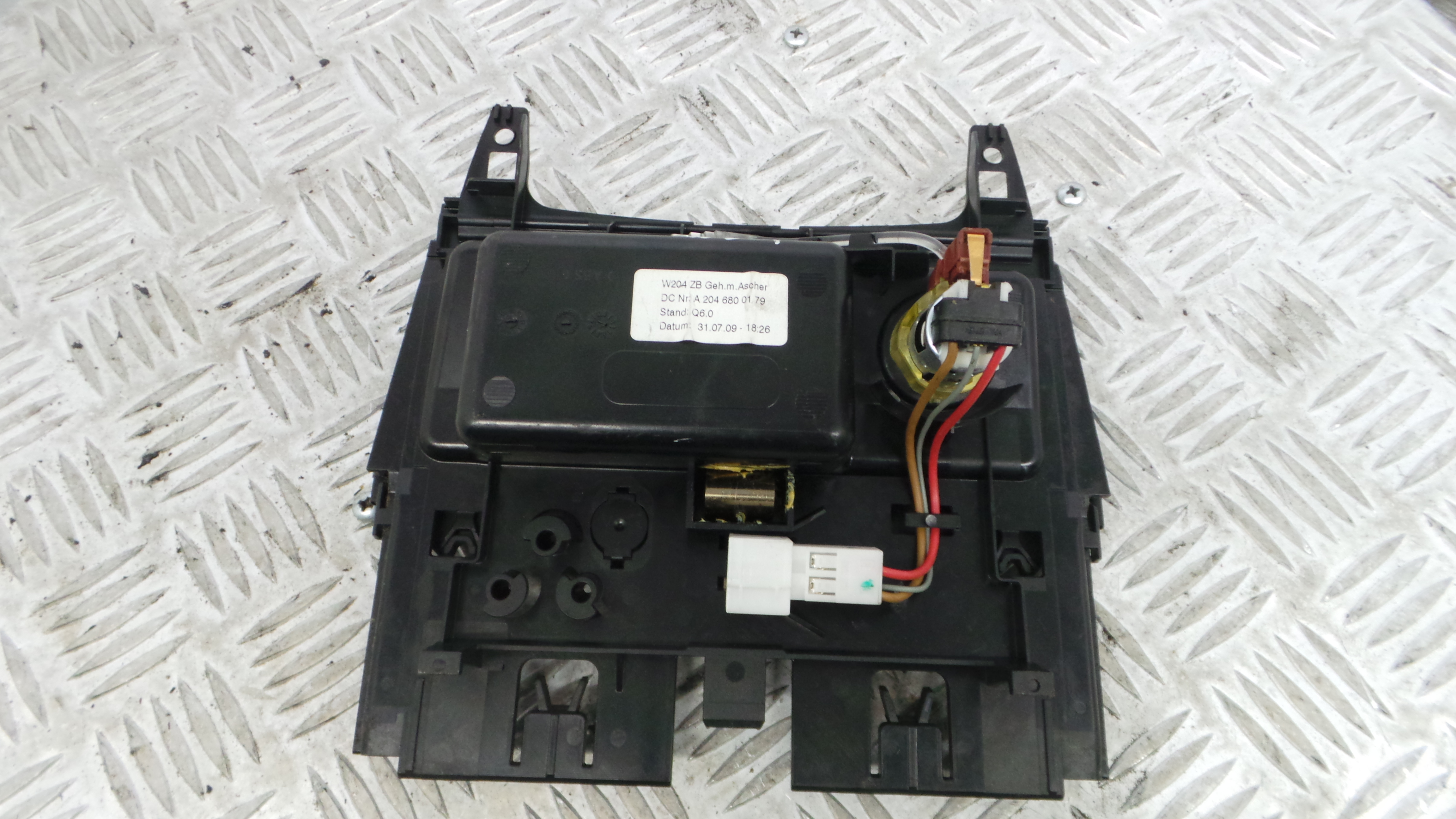 Cinzeiro A2046800179 - MERCEDES-BENZ C-CLASS (W204)-33193413