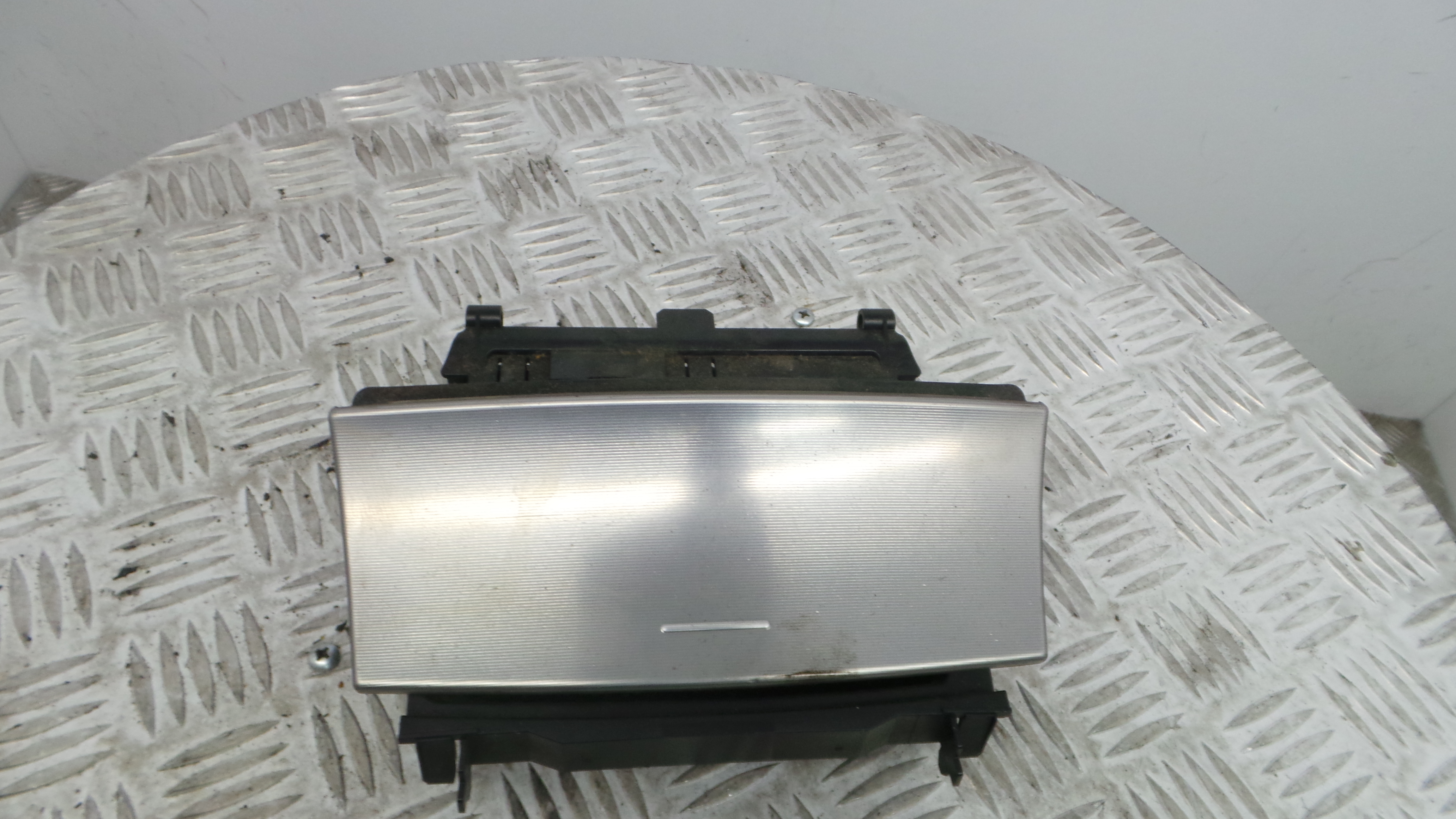 Cinzeiro A2036805250 - MERCEDES-BENZ C-CLASS (W203)-33193419 Cinzeiro A2036805250 - MERCEDES-BENZ C-CLASS (W203)-33193419