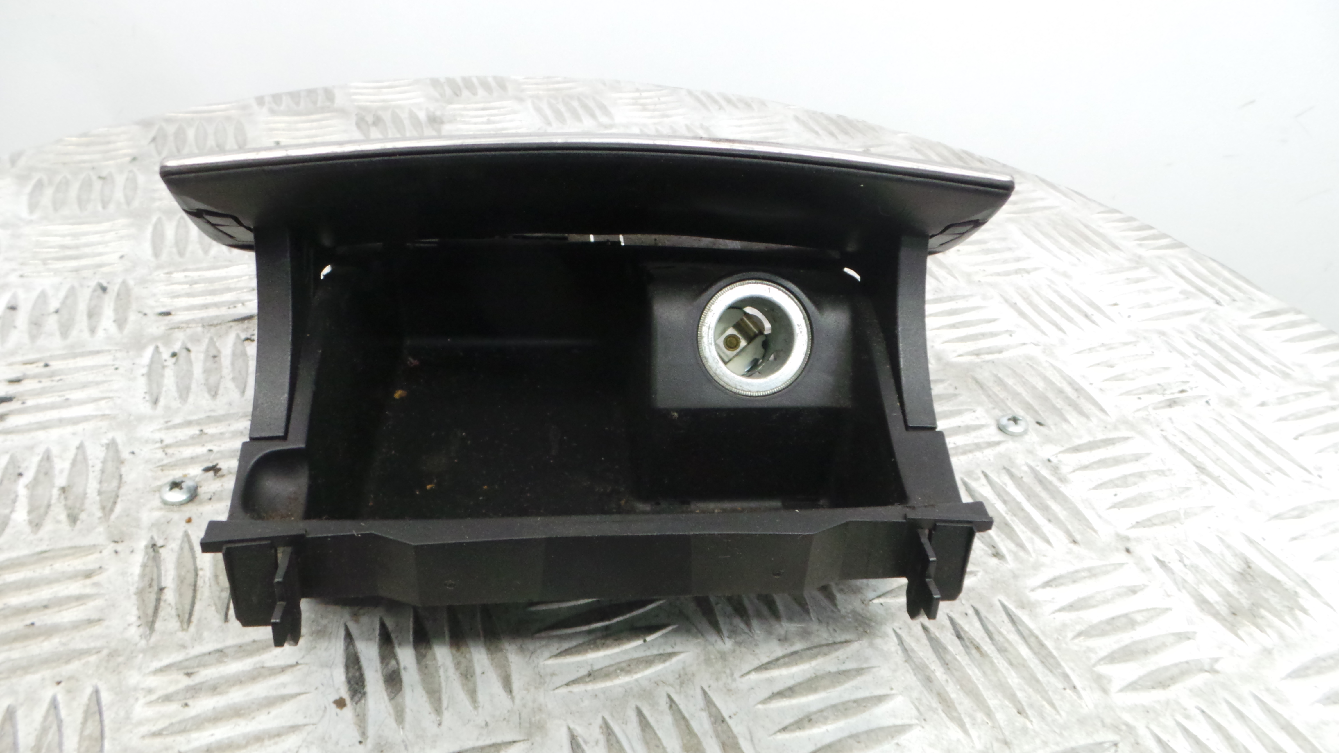 Cinzeiro A2036805250 - MERCEDES-BENZ C-CLASS (W203)-33193419