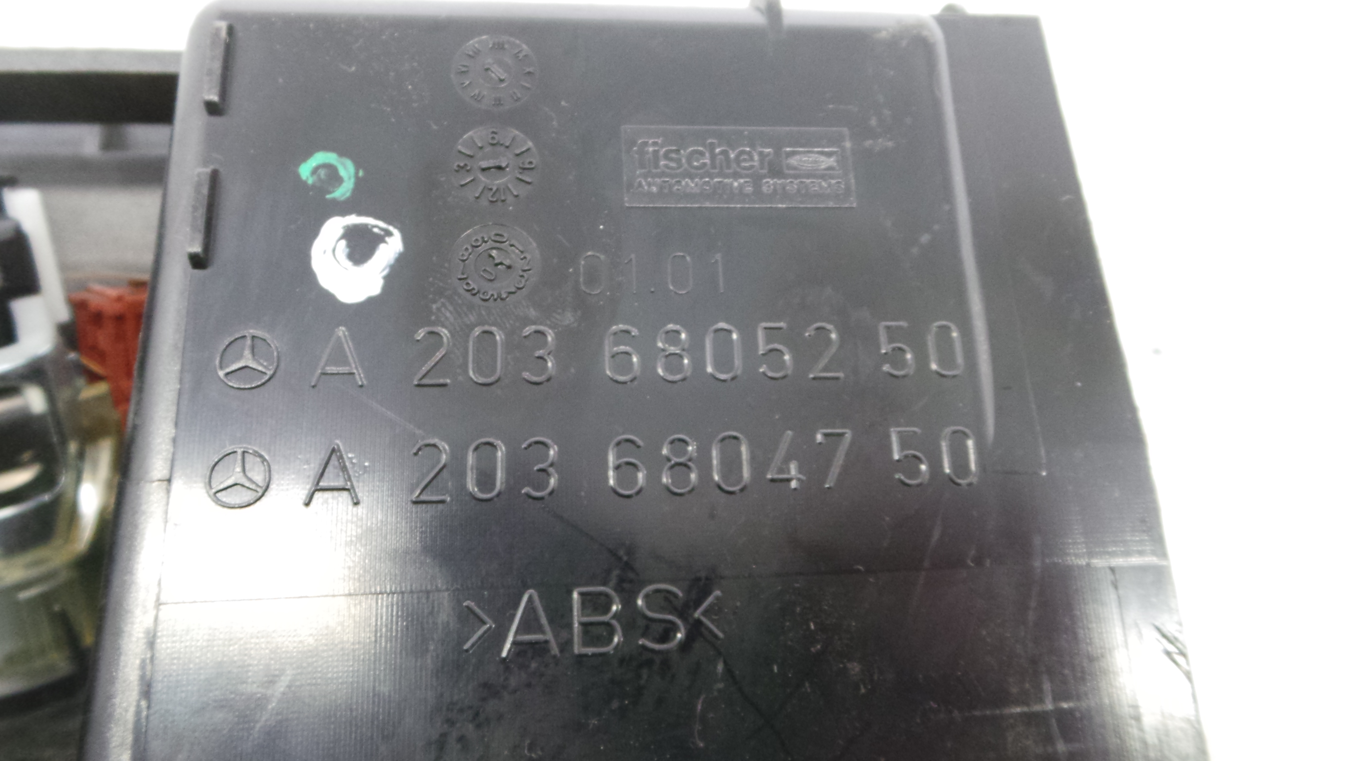 Cinzeiro A2036805250 - MERCEDES-BENZ C-CLASS (W203)-33193419