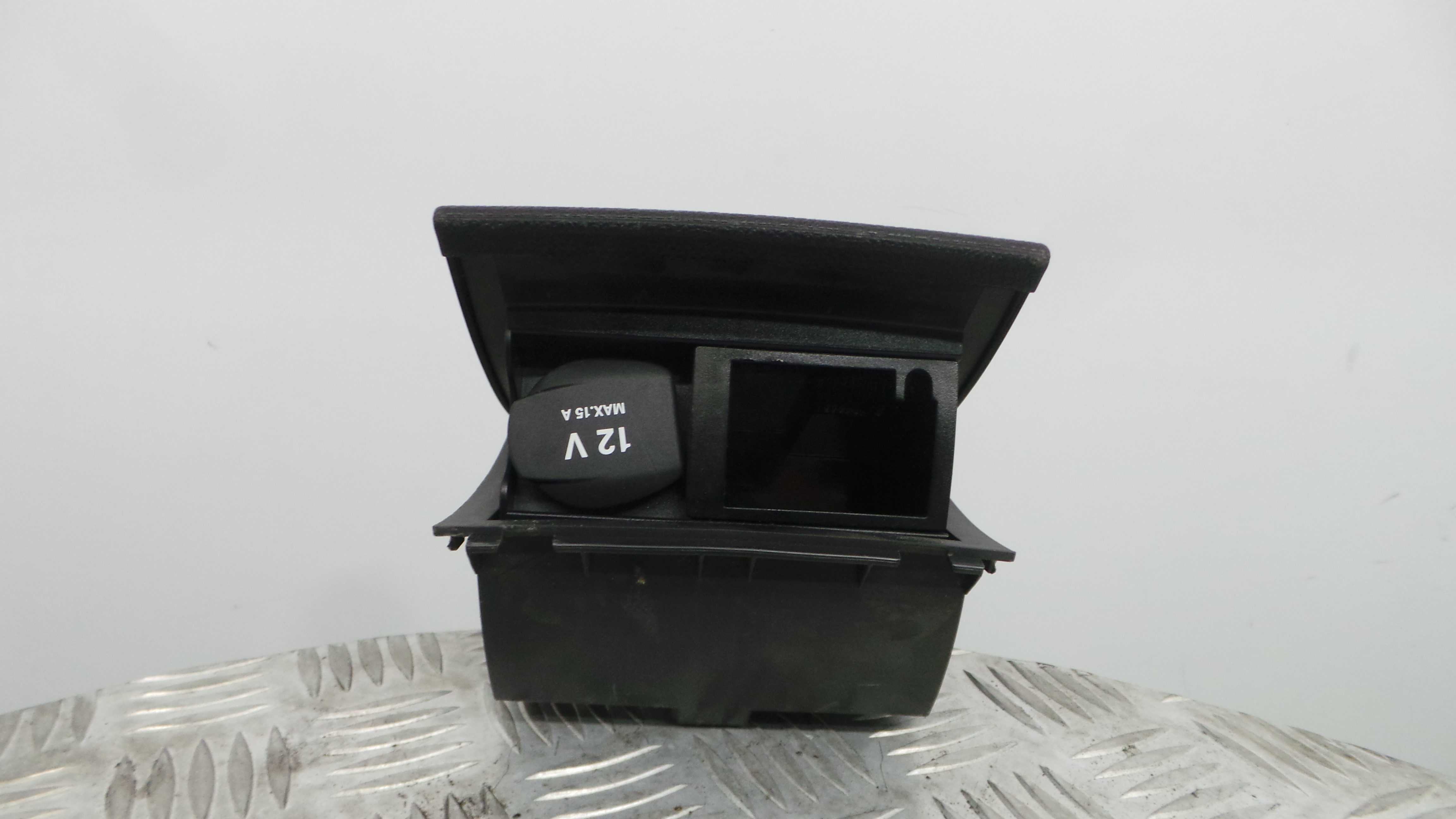 Cinzeiro A2048100130 - MERCEDES-BENZ C-CLASS (W204)-33193425