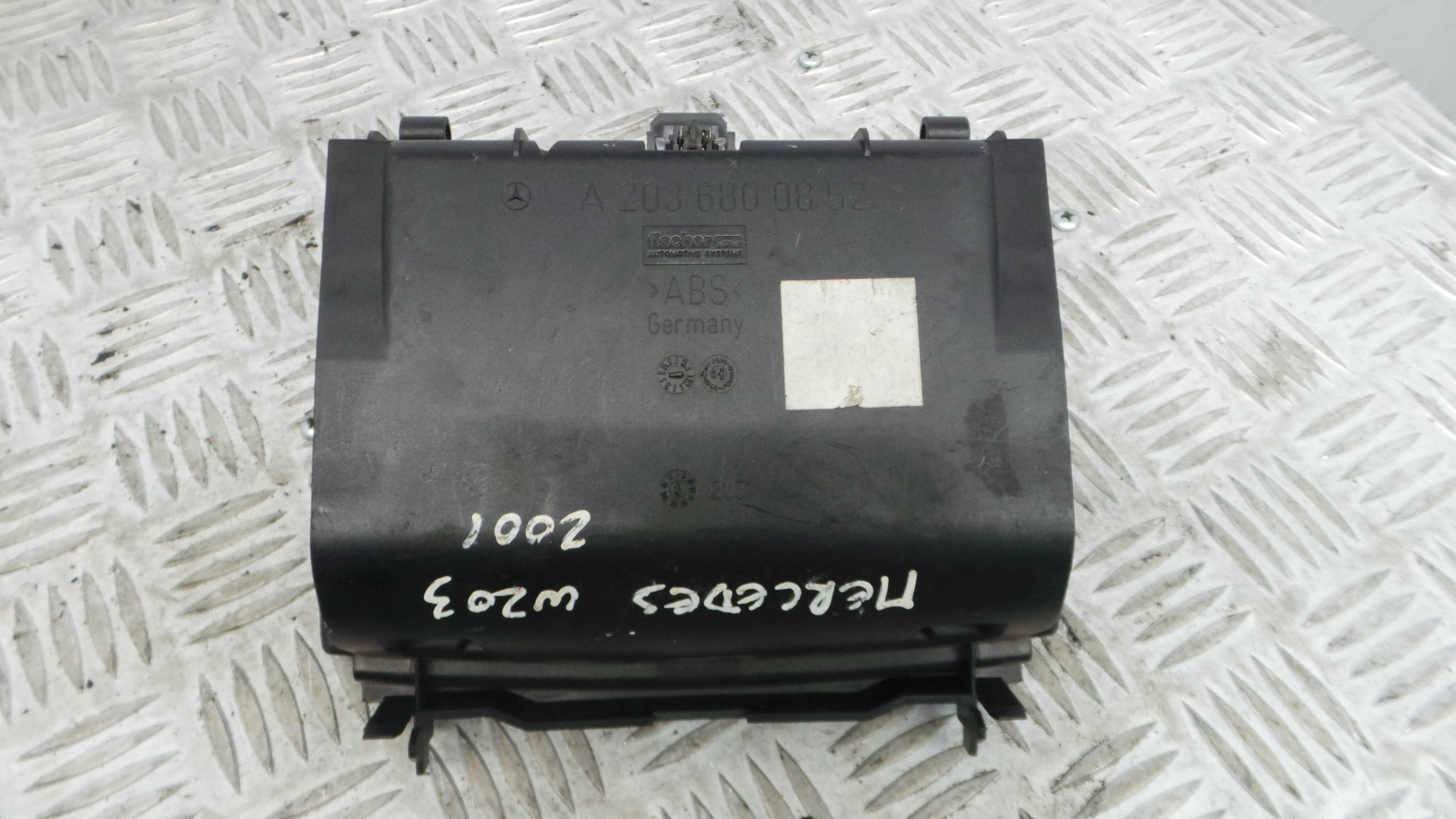 Cinzeiro A2036800852 - MERCEDES-BENZ C-CLASS (W203)-33193429