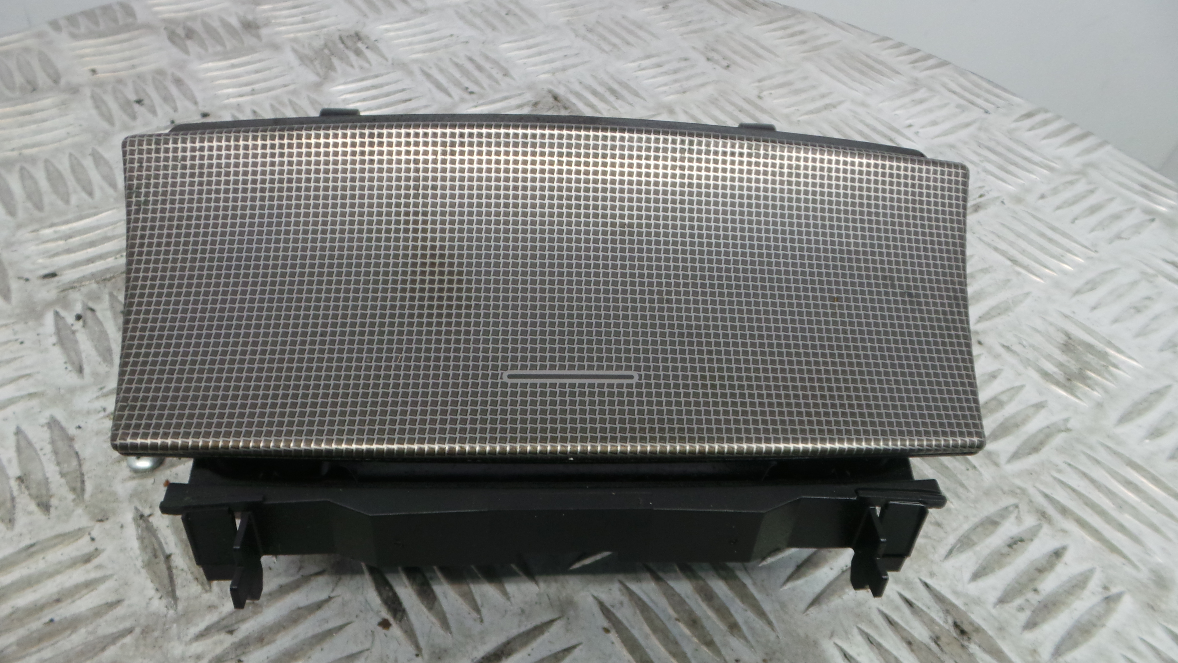 Cinzeiro A203680852 - MERCEDES-BENZ C-CLASS (W203)-33193433 Cinzeiro A203680852 - MERCEDES-BENZ C-CLASS (W203)-33193433