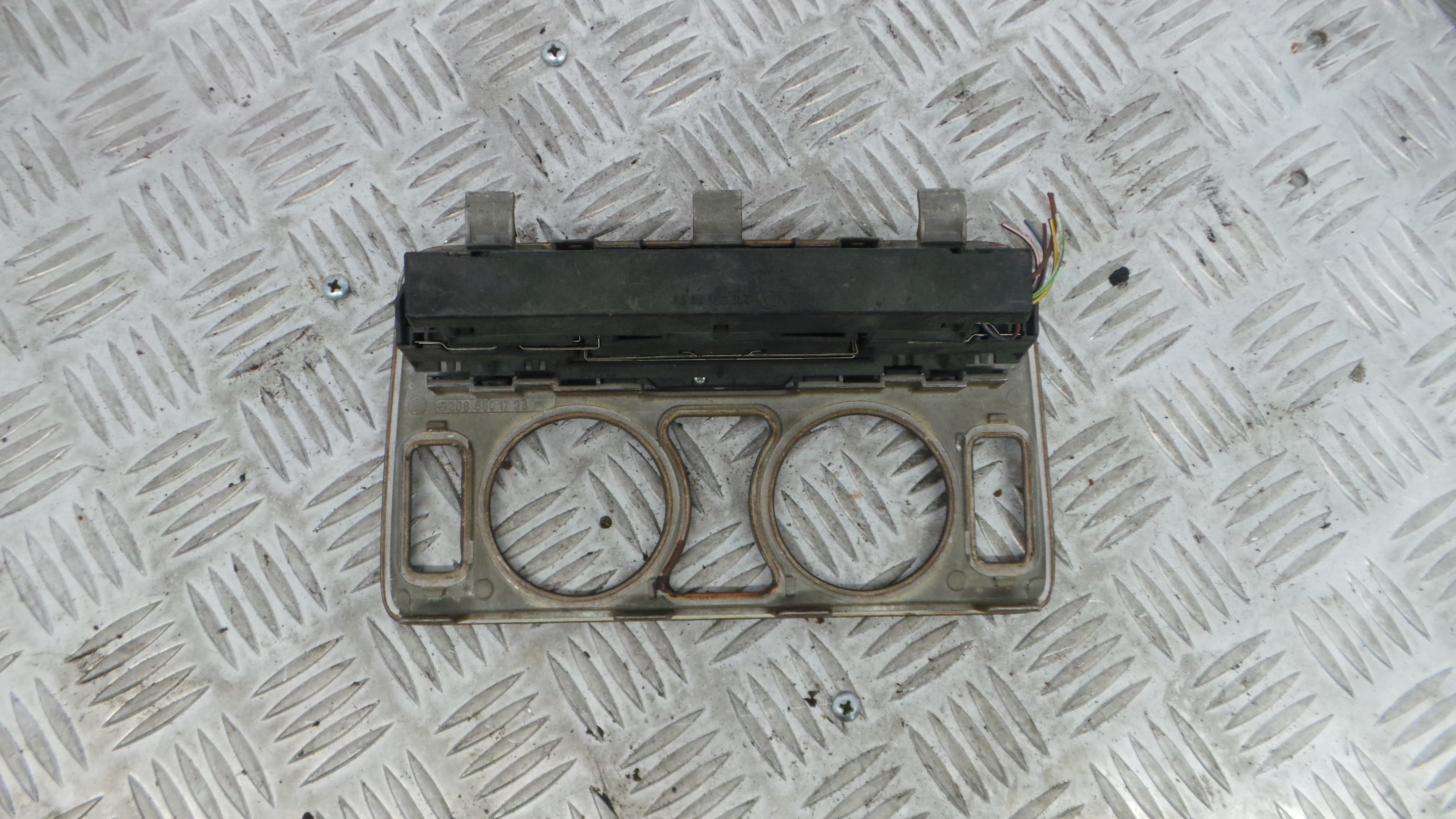 Consola central Tablier 2086801736 - MERCEDES-BENZ CLK (C208)-33193510