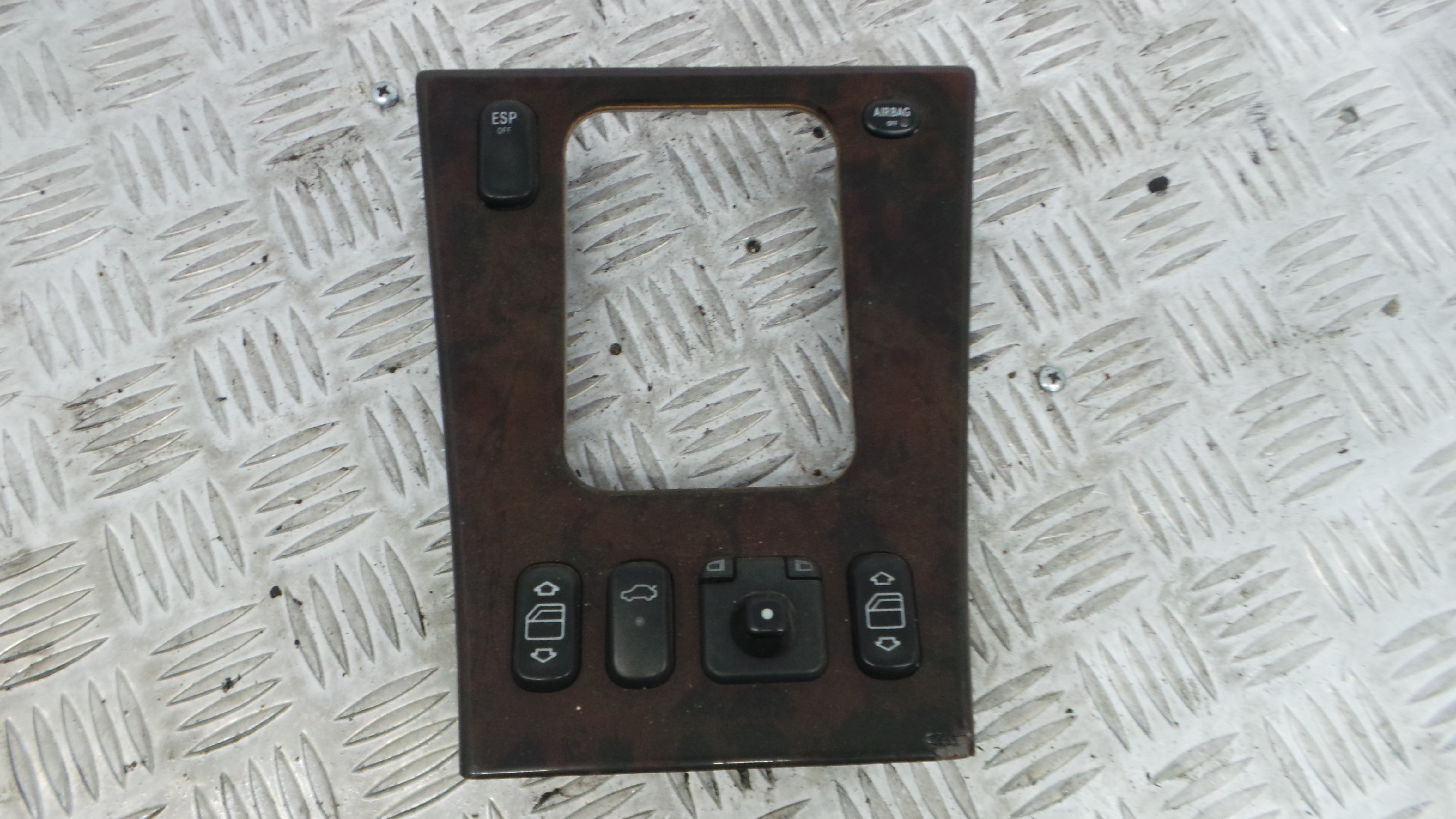 Consola central Tablier 2088202910 - MERCEDES-BENZ CLK (C208)-33193514 Consola central Tablier 2088202910 - MERCEDES-BENZ CLK (C208)-33193514