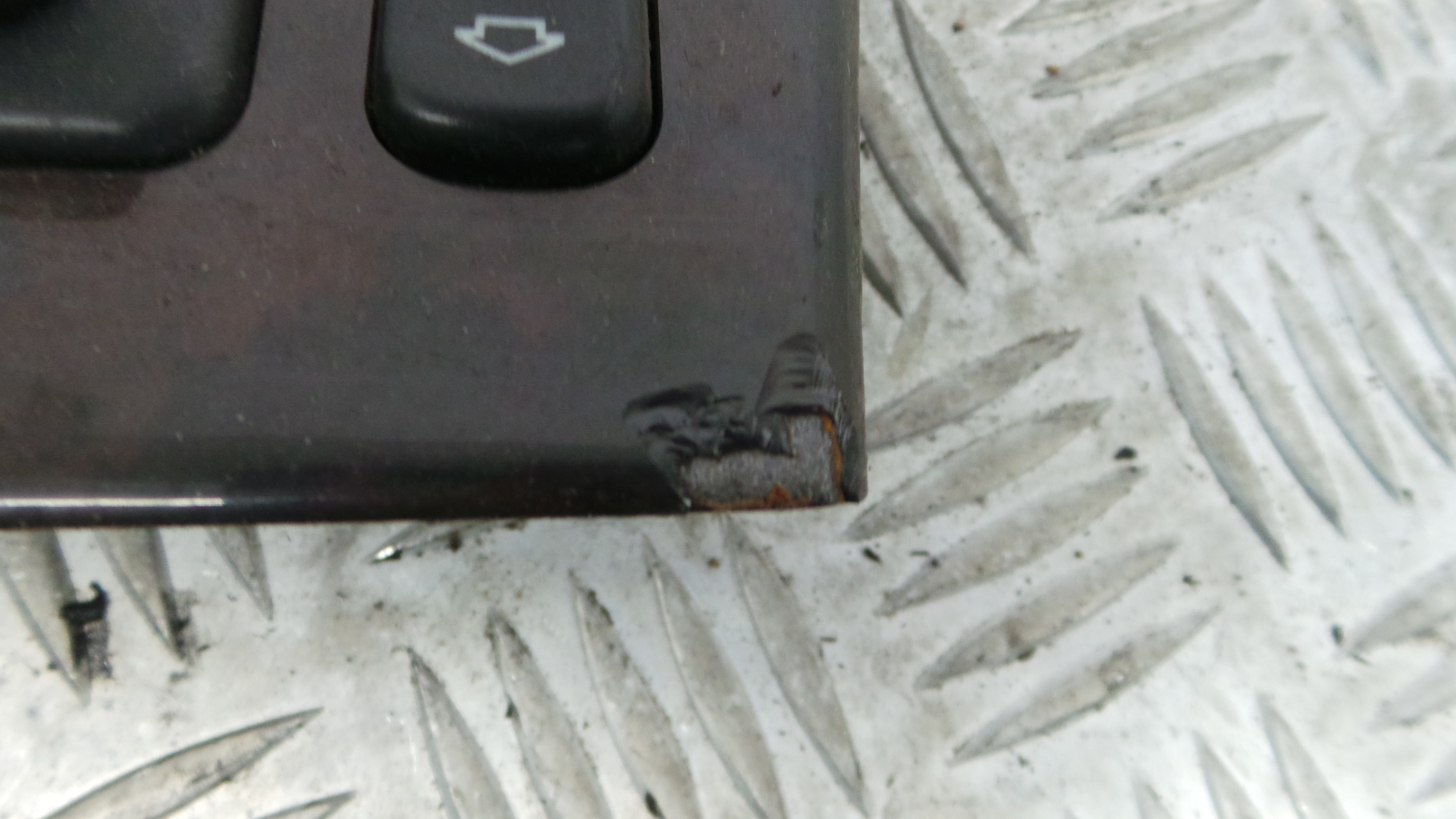 Consola central Tablier 2088202910 - MERCEDES-BENZ CLK (C208)-33193514