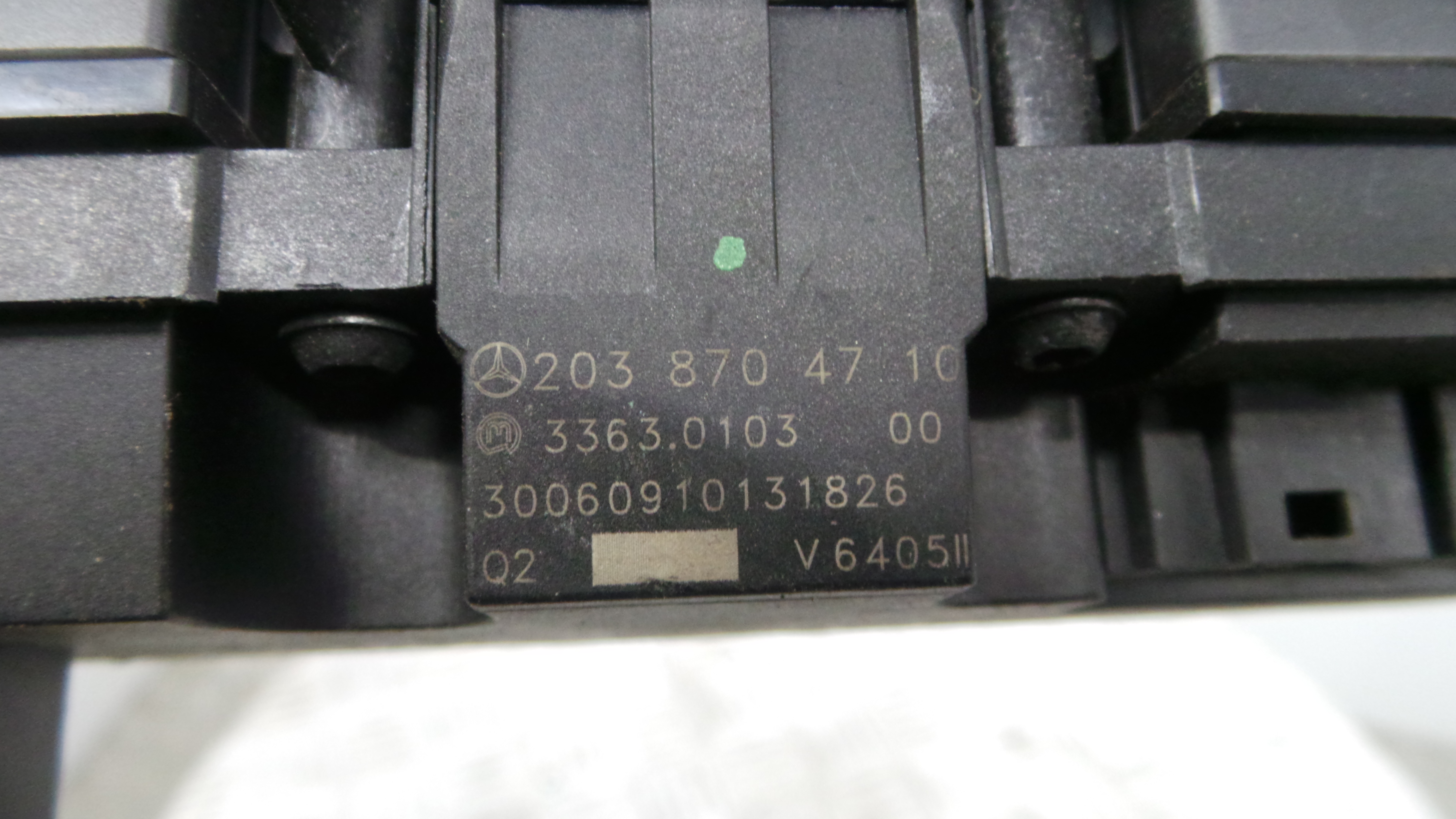 warning 4 piscas 2038704710 - MERCEDES-BENZ C-CLASS (W203)-33193527