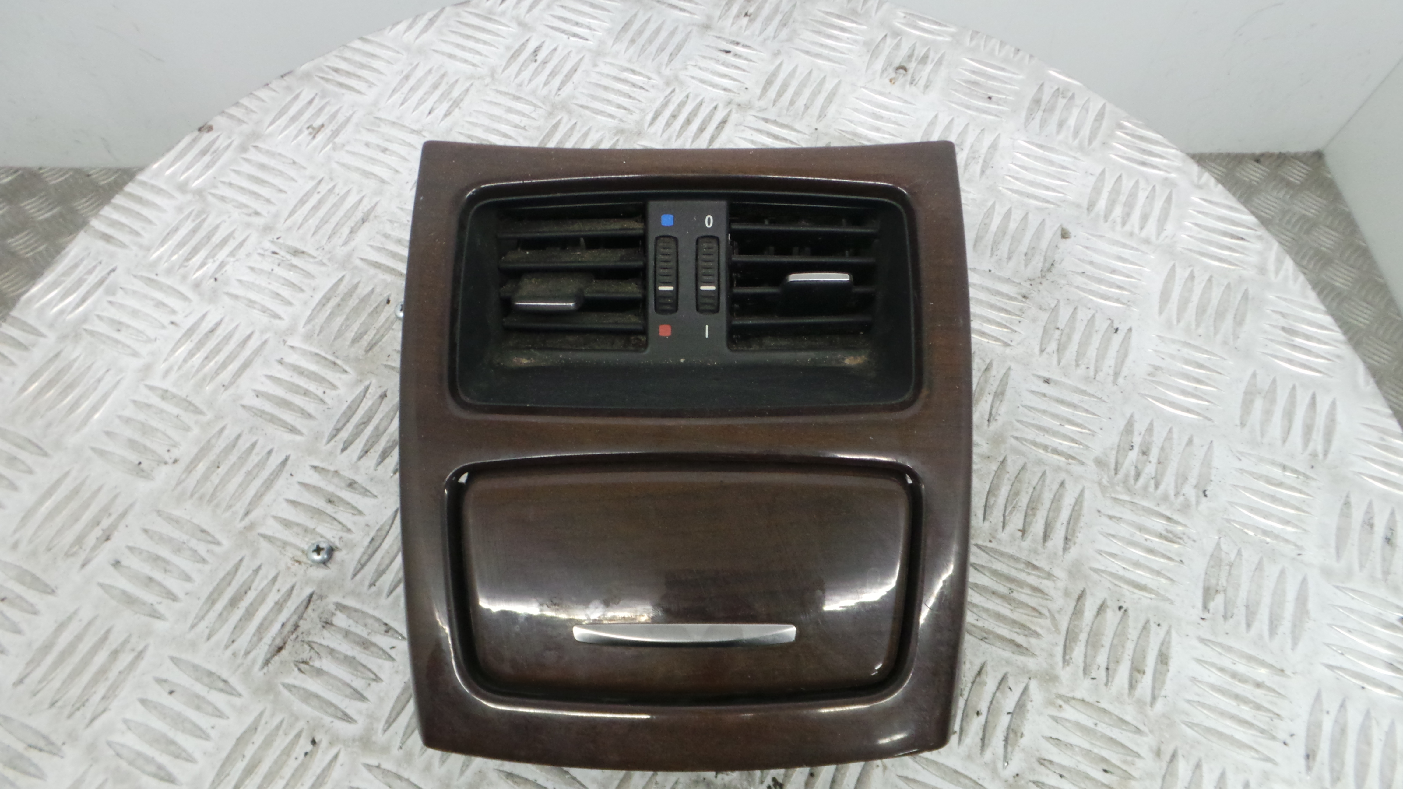 Cinzeiro 528506/10 - BMW 3 Coupé (E92)-33193604