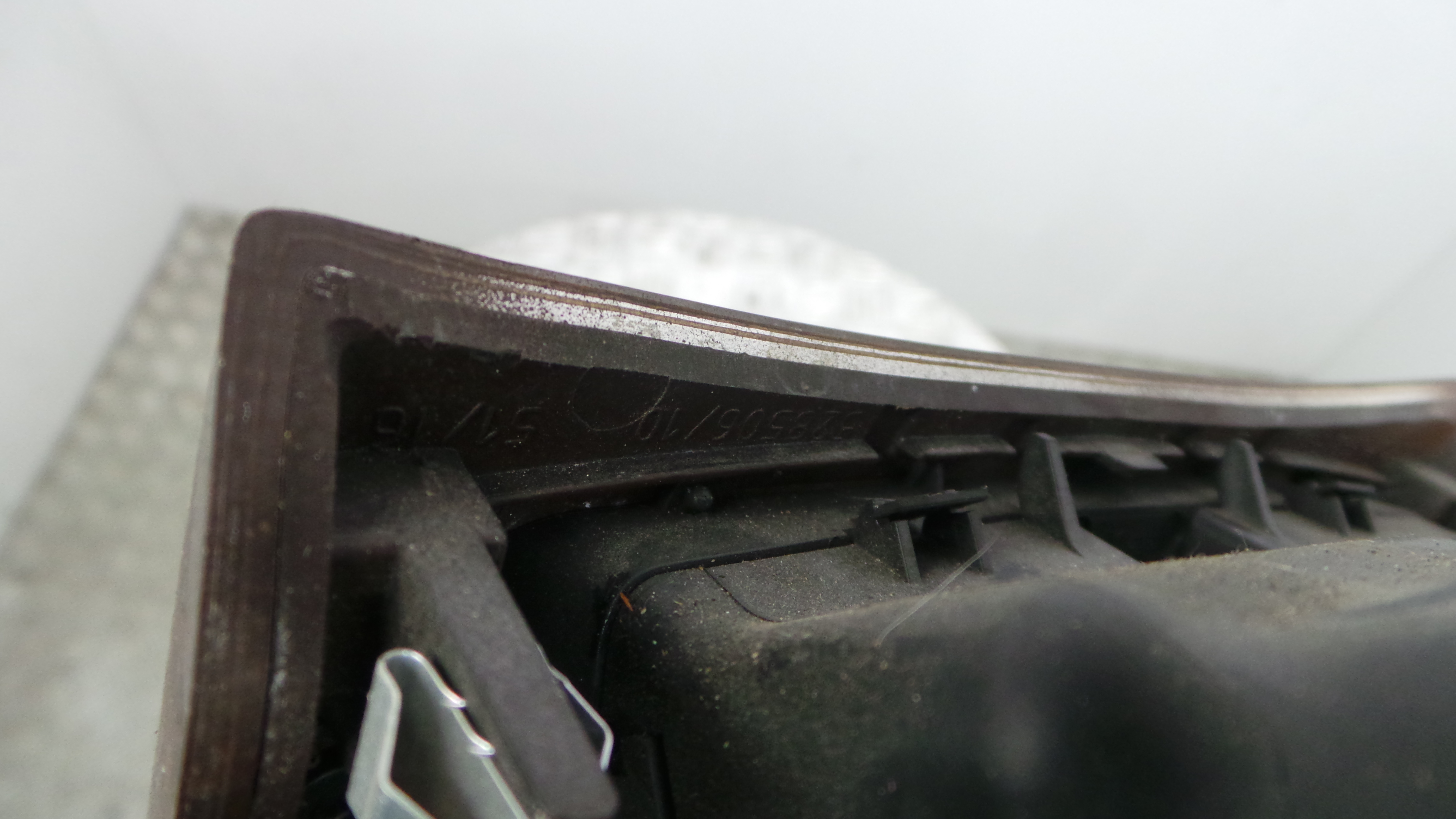 Cinzeiro 528506/10 - BMW 3 Coupé (E92)-33193604