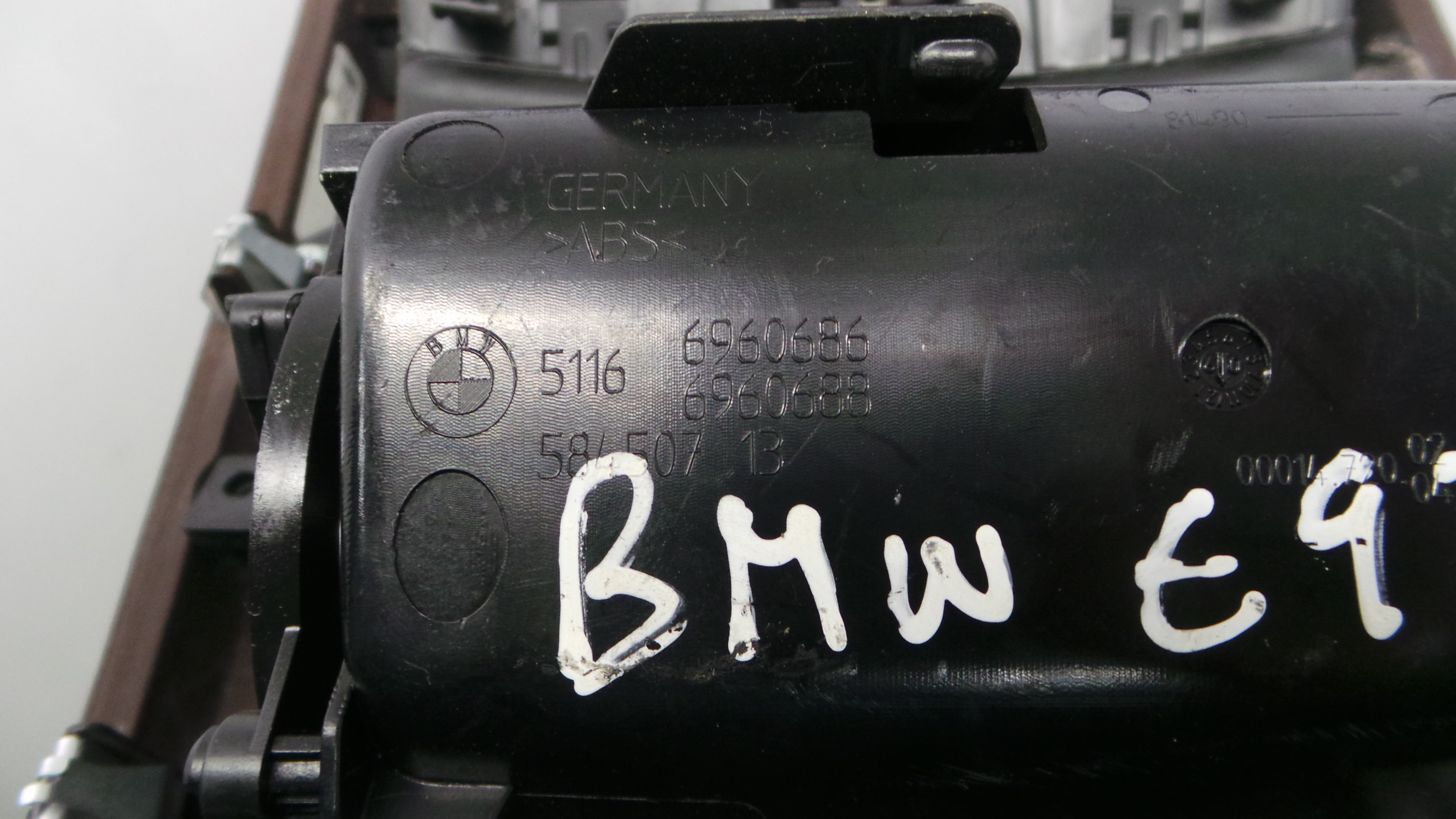 Cinzeiro 528506/10 - BMW 3 Coupé (E92)-33193604