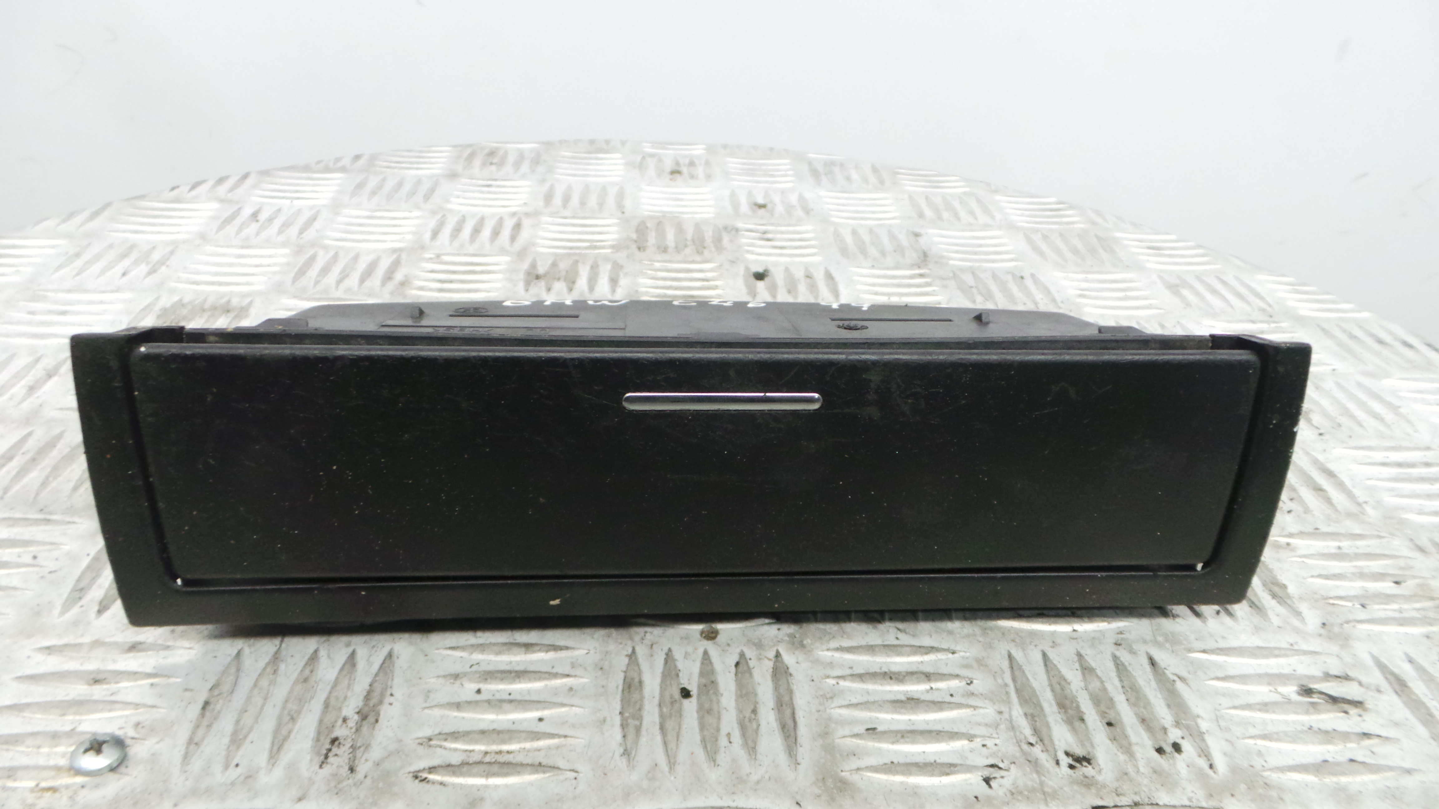 Porta Luvas 51.16-8202188 - BMW 3 (E46)-33193610 Porta Luvas 51.16-8202188 - BMW 3 (E46)-33193610