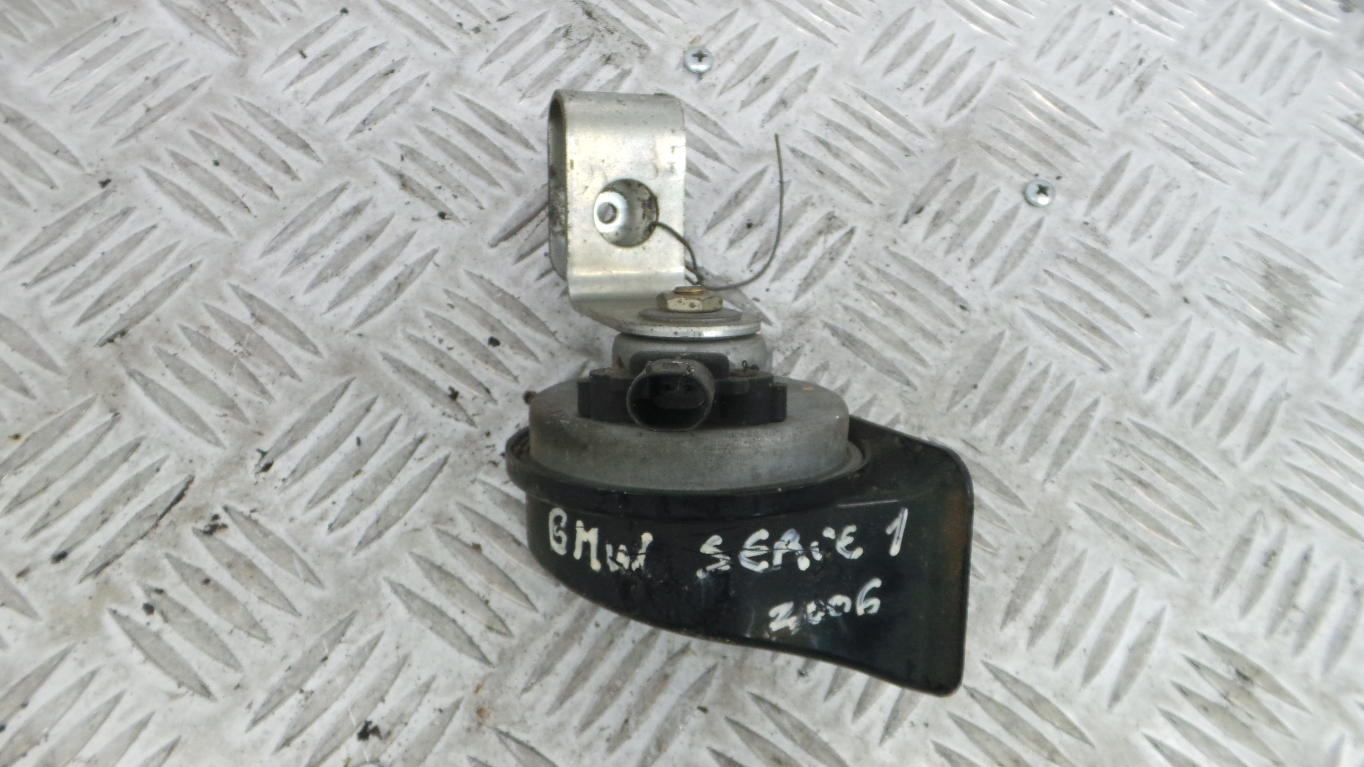 Buzina 6924681 - BMW 1 (E87)-33193776
