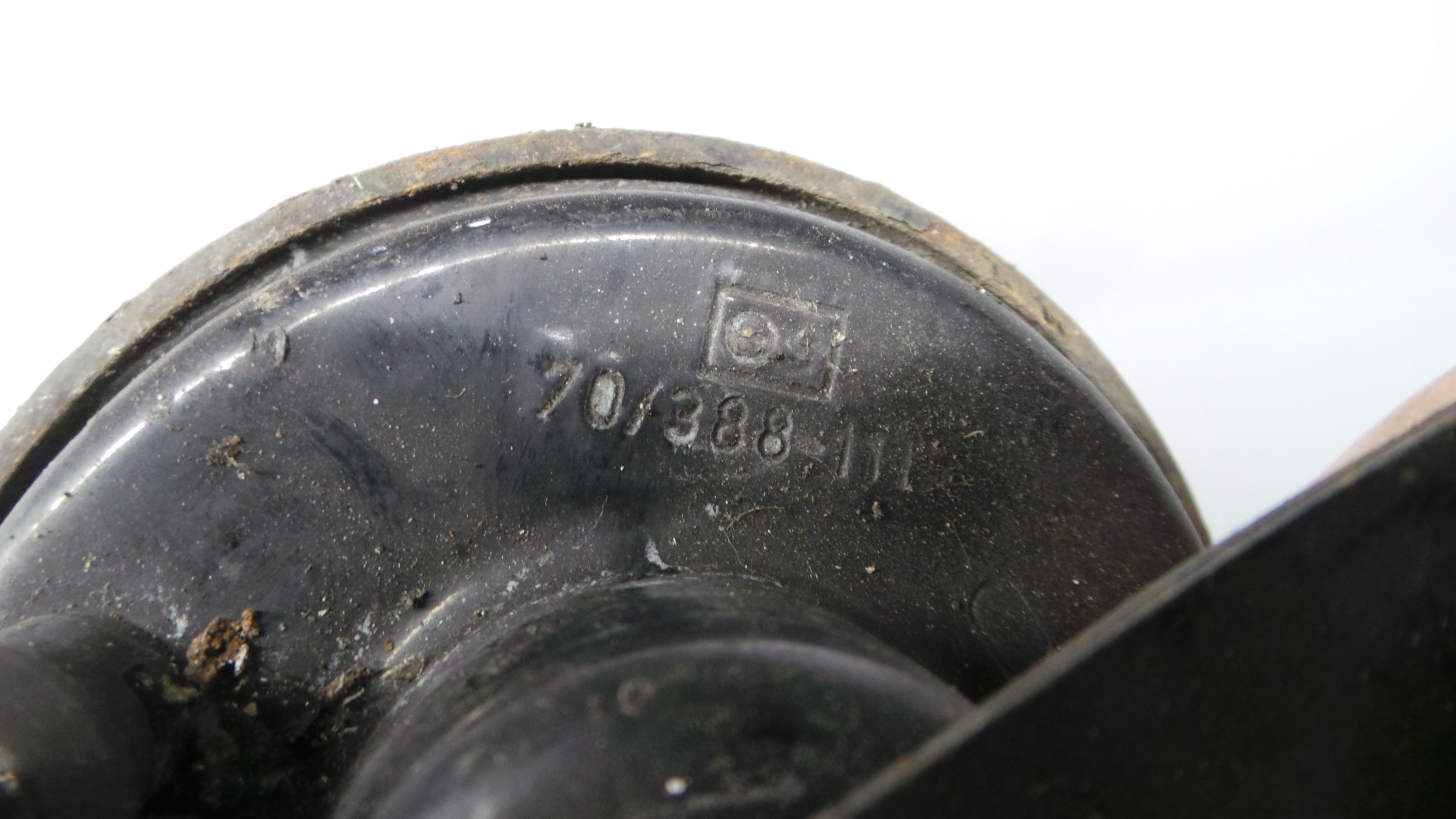 Buzina 70/388111 - MERCEDES-BENZ 190 (W201)-33193802