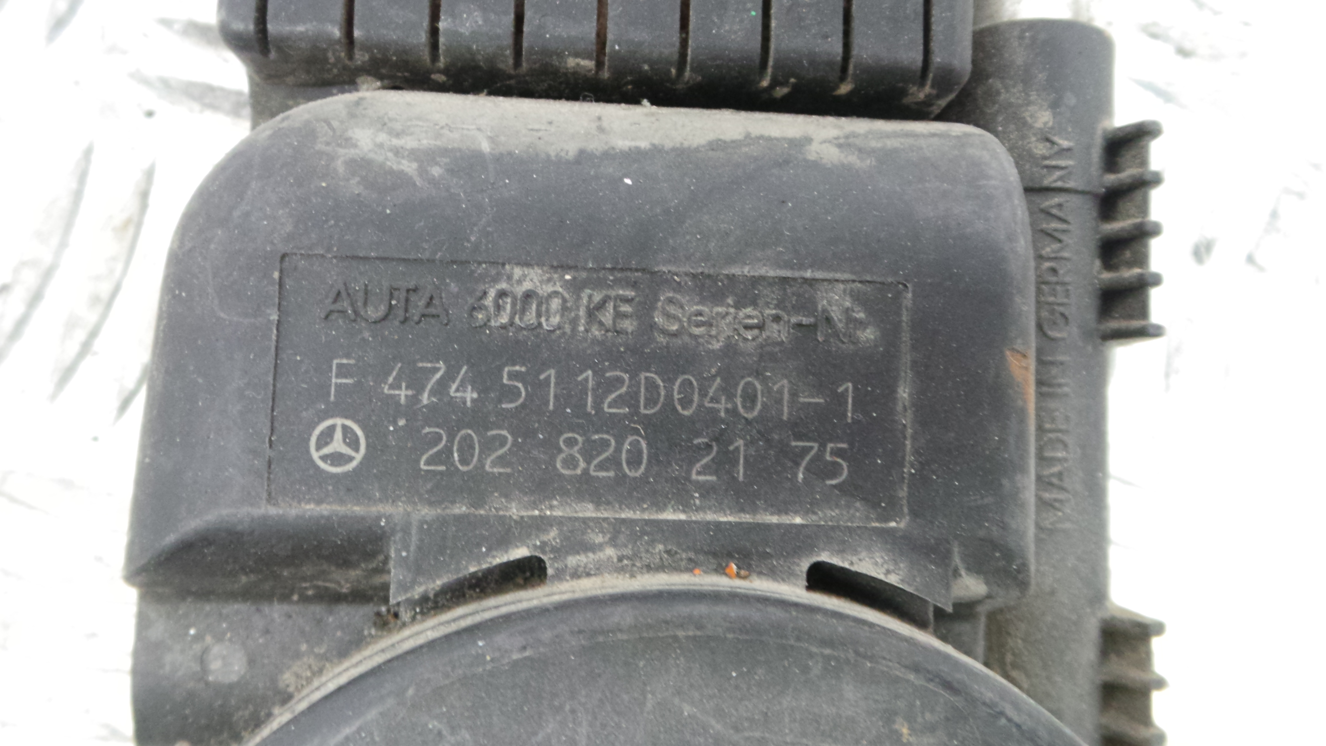 Antena 2028202175 - MERCEDES-BENZ C-CLASS (W202)-33193841